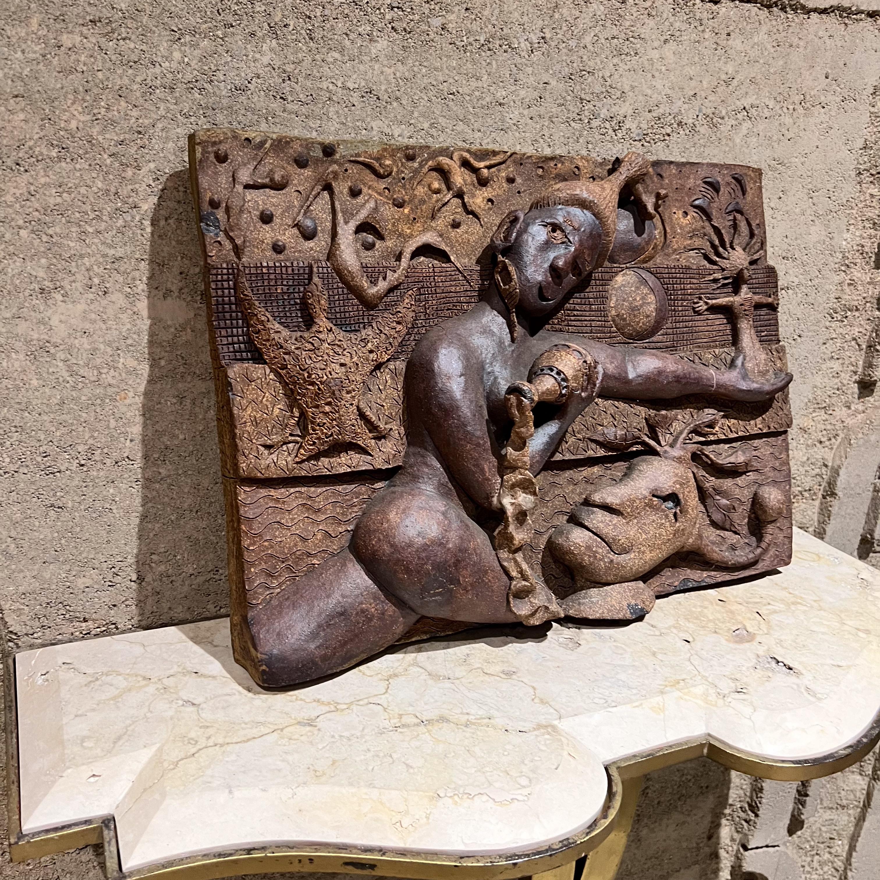 Mid-Century moderno Arte da parete in rilievo del Medioevo Scultura in ceramica in vendita