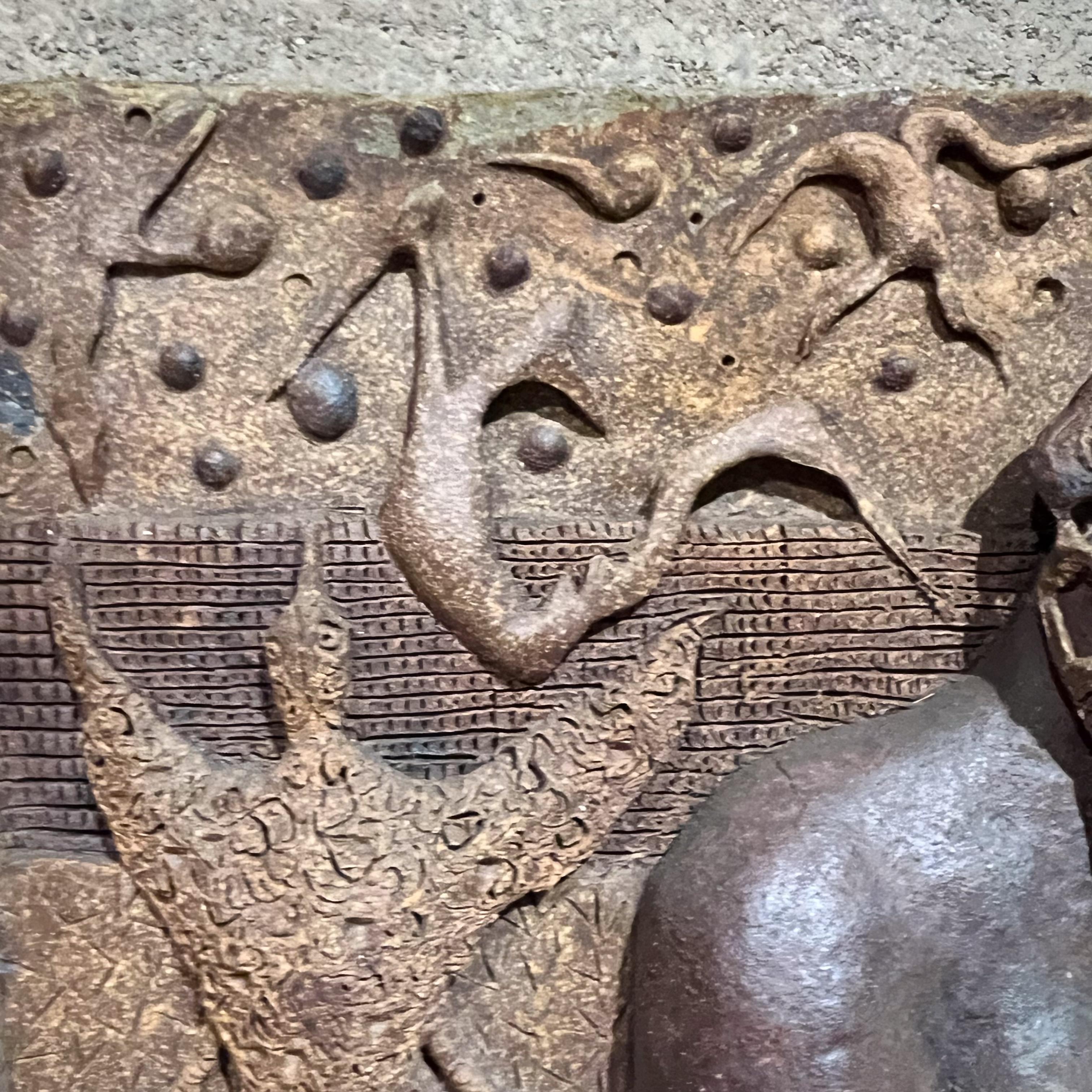 Arte da parete in rilievo del Medioevo Scultura in ceramica in vendita 2