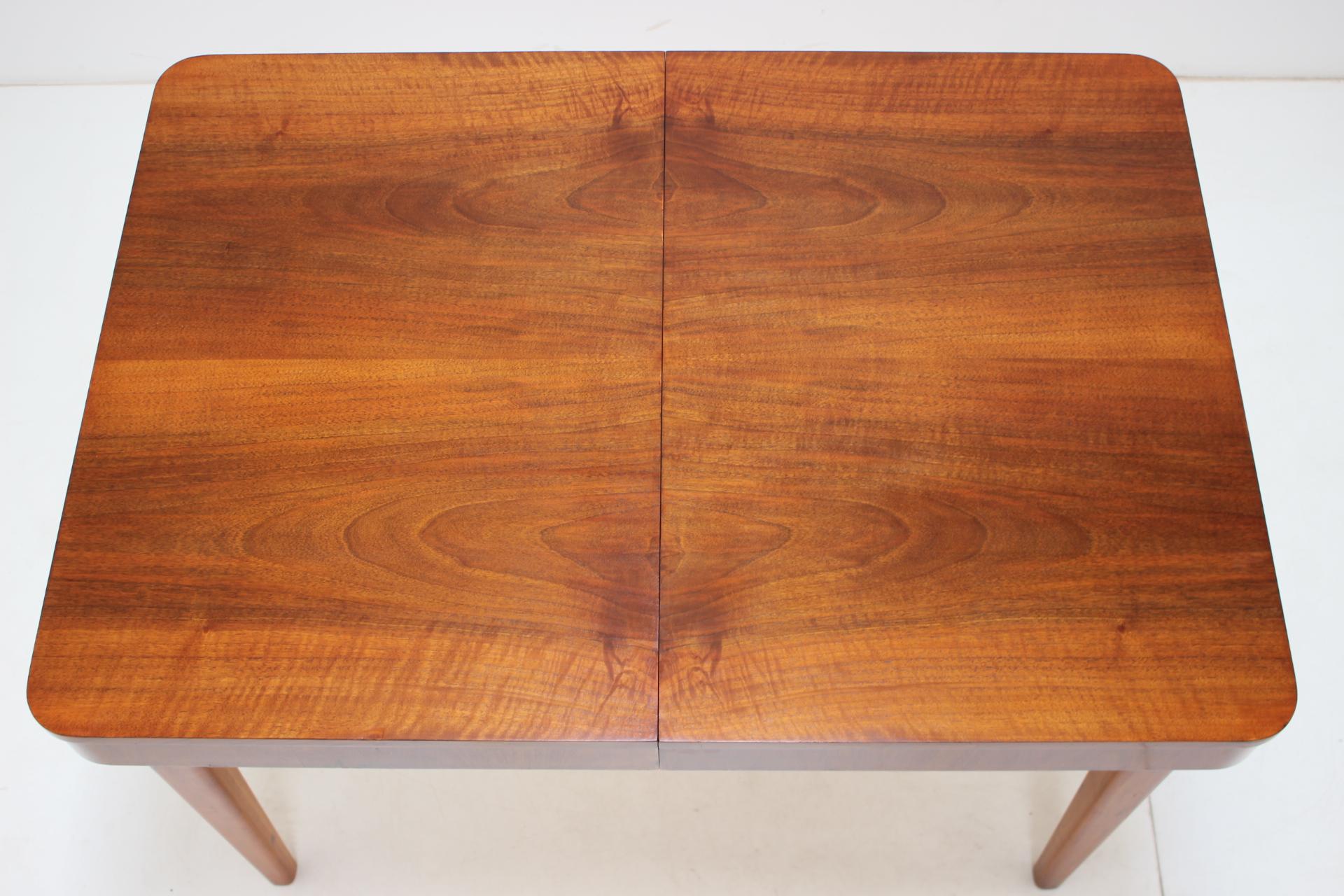 Midcentury Restored Dining Table Designed by Jindřich Halabala, 1950 In Good Condition For Sale In Praha, CZ