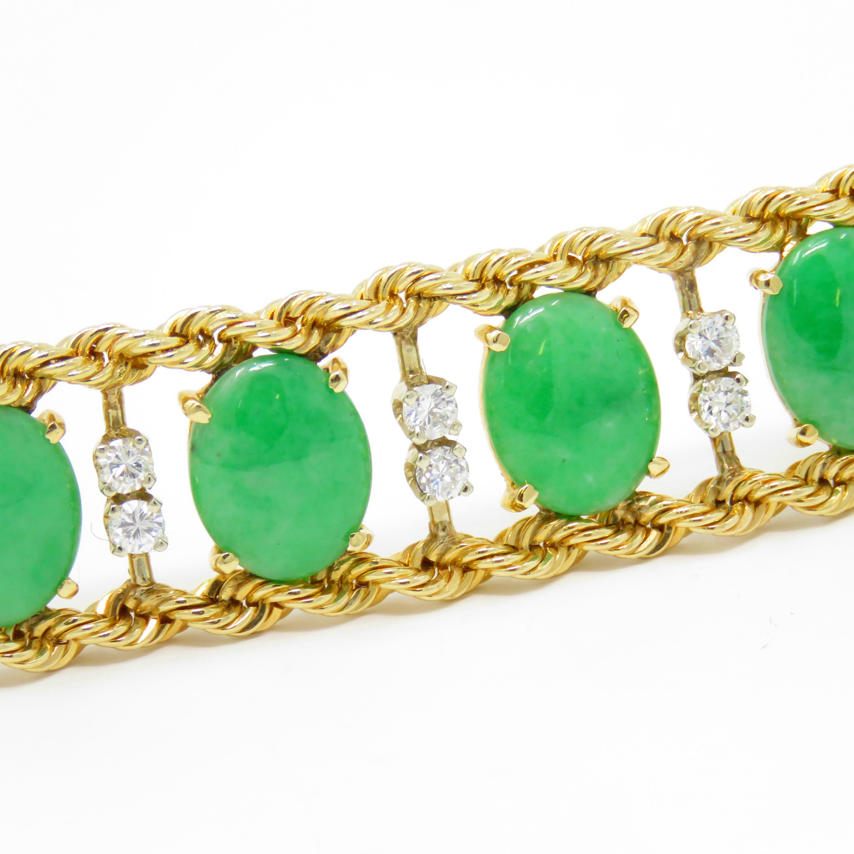 Oval Cut Midcentury Retro Estate 14 Karat Gold Jade Jadeite GIA VS Diamond Bracelet For Sale