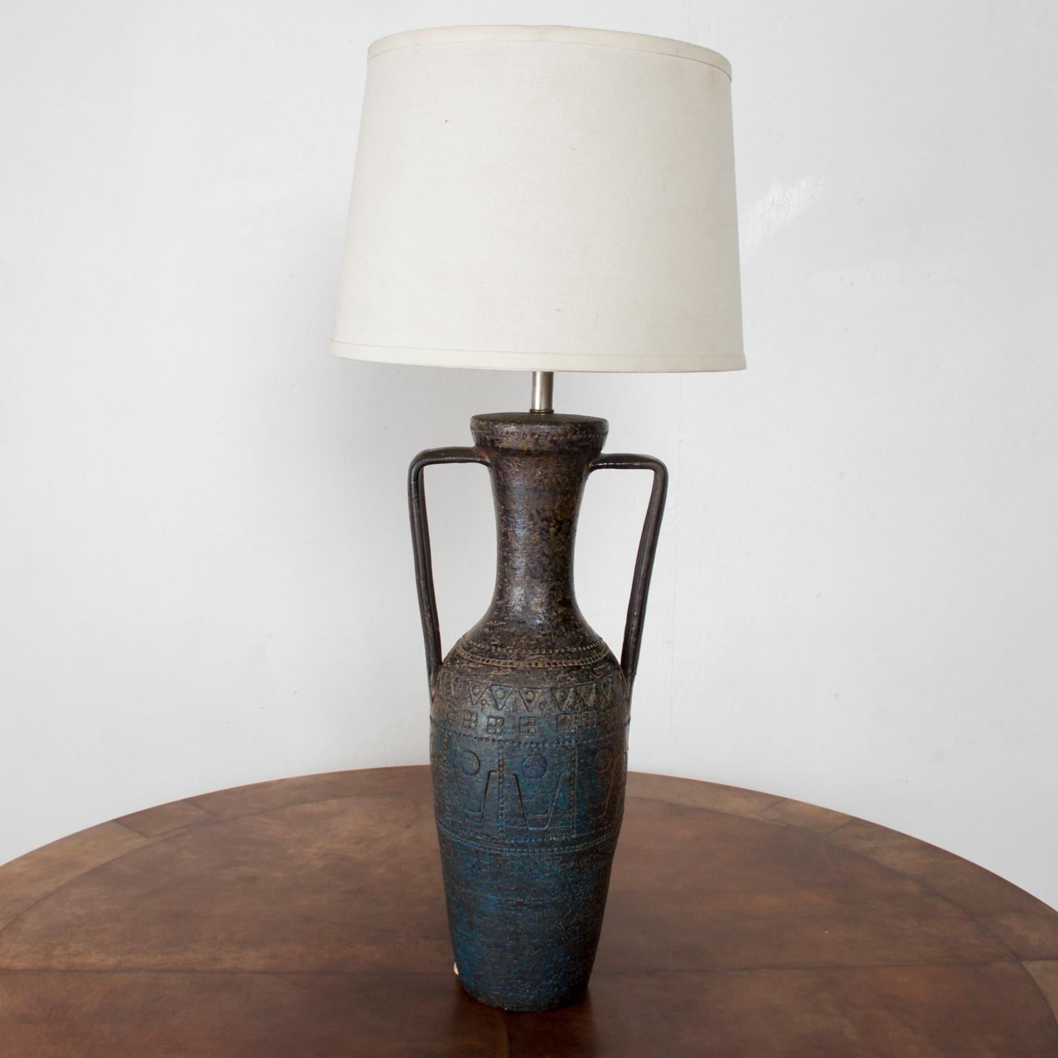 For your consideration: A textured table lamp, ceramic blue Rimini by Bitossi Italy 1950s table lamp measures: 26 1/2