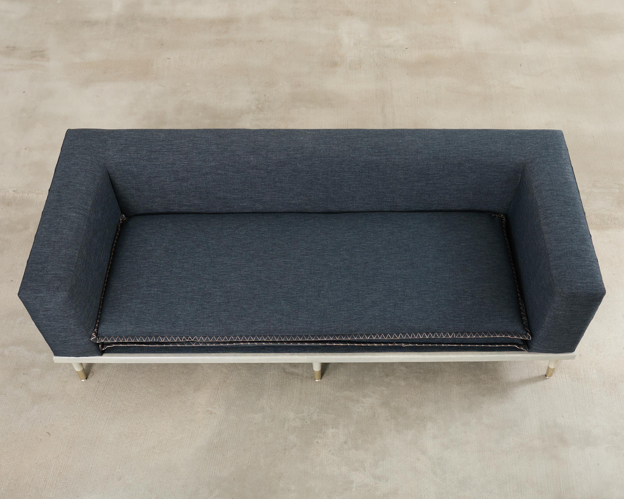 Sofá de plataforma vaquero estilo Roche Bobois de mediados de siglo Hecho a mano en venta