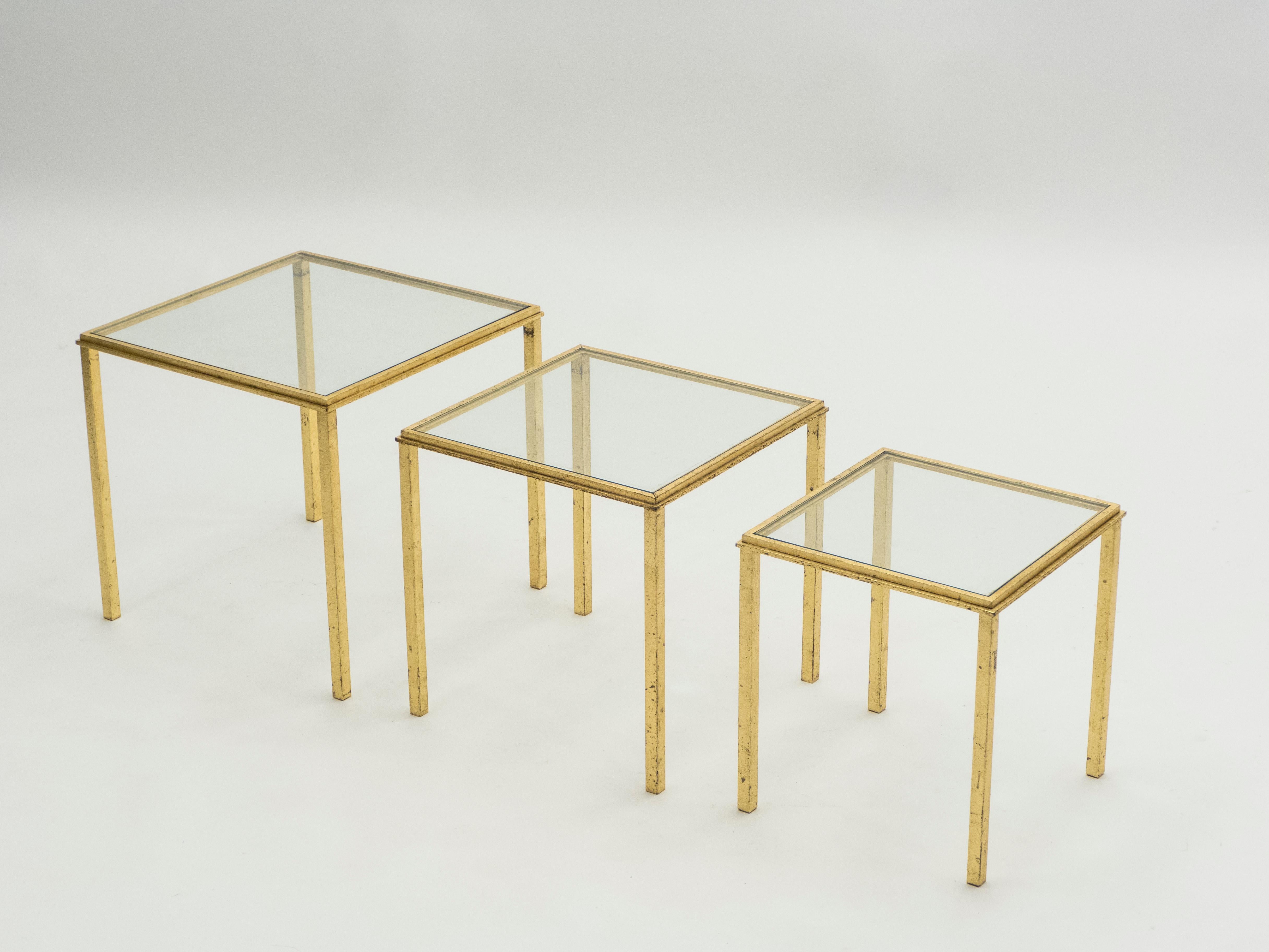 Mitte des Jahrhunderts Roger Thibier vergoldete Schmiedeeisen-Blattgold-Stapeltische, 1960er Jahre (Französisch) im Angebot