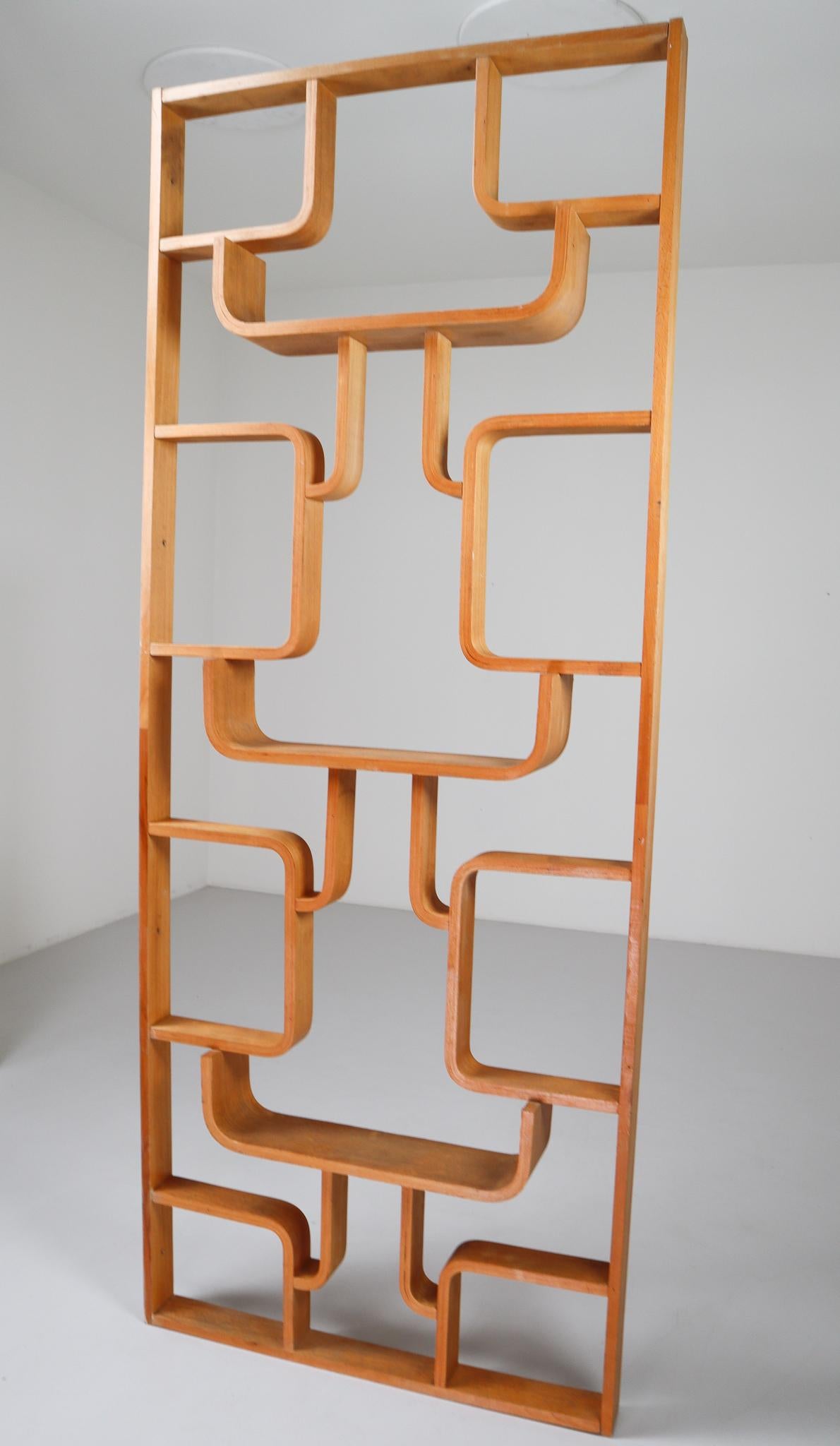 Midcentury Room Divider in Blond Bentwood by Ludvik Volak Czech Republic, 1960s In Good Condition In Almelo, NL