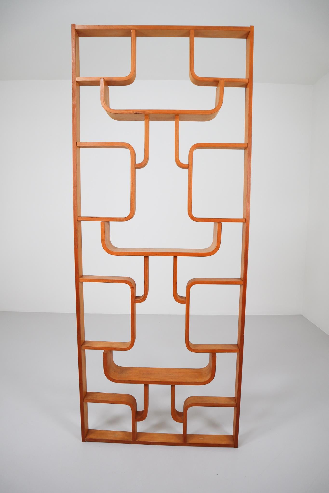 Midcentury flower (dividing) wall made of bentwood in blond color plywood and features geometric patterns, designed by Ludvik Volak in the Czech Republic in the 1950s-1960s and manufactured by TON (Thonet) good condition and some minor patina on