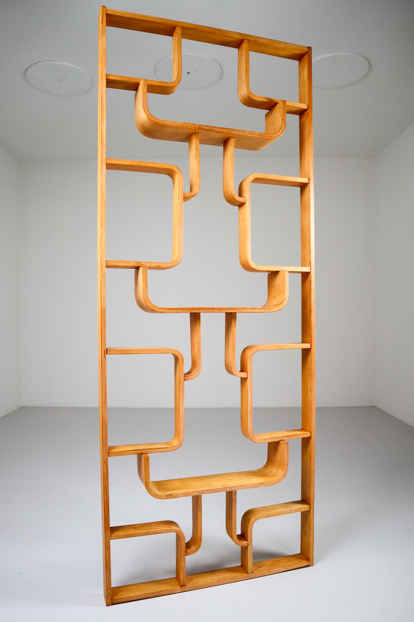 Midcentury Room Divider in Blond Bentwood, Czech Republic, 1960s In Good Condition In Almelo, NL