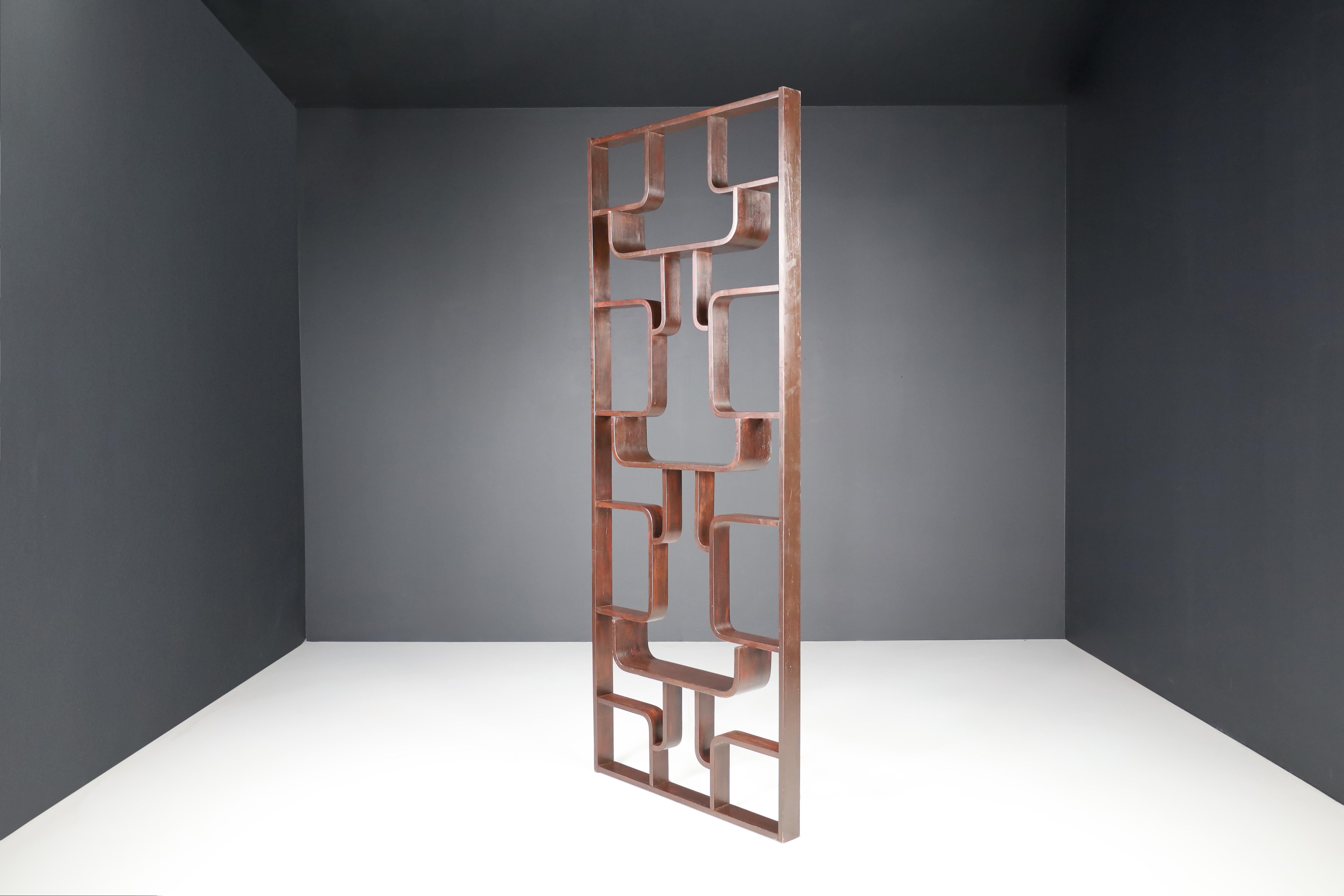 Midcentury Room Divider in Dark Stained Bent-Wood by Ludvik Volak, Praque 1960s In Good Condition For Sale In Almelo, NL
