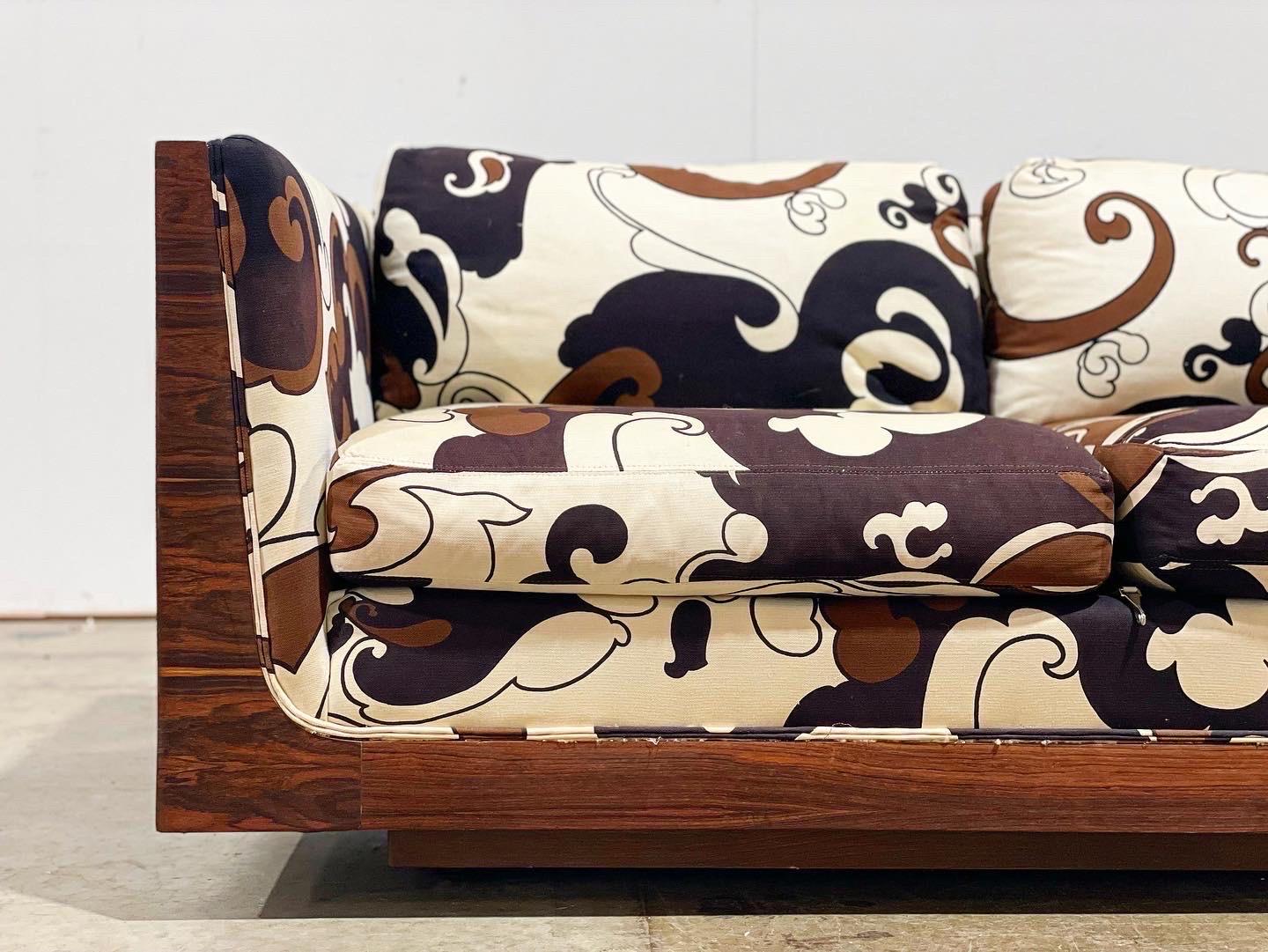 Midcentury Rosewood Case Sofa by Bernhardt Flair Division, After Baughman In Good Condition In Decatur, GA