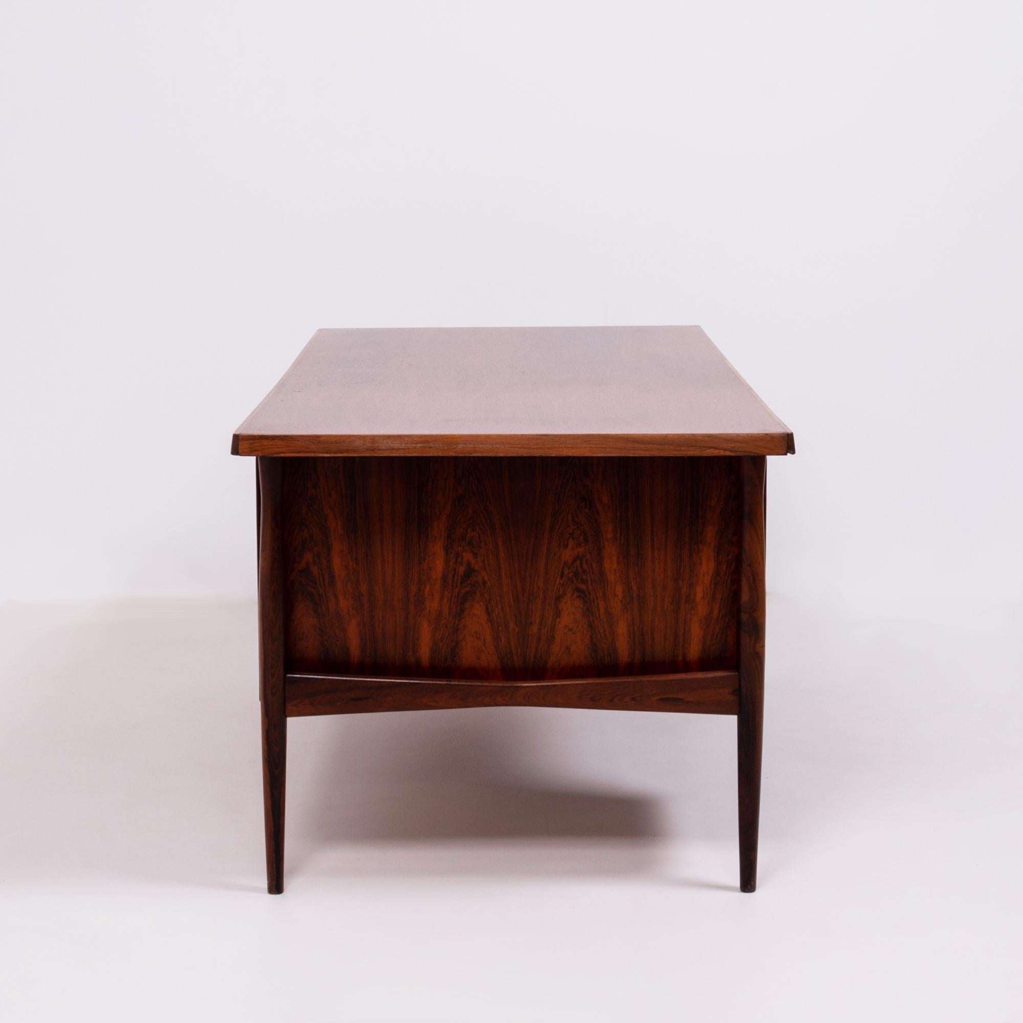 Midcentury Modern Brown Rosewood Desk, 20th Century, c 1960s, lockable drawers In Good Condition In London, GB