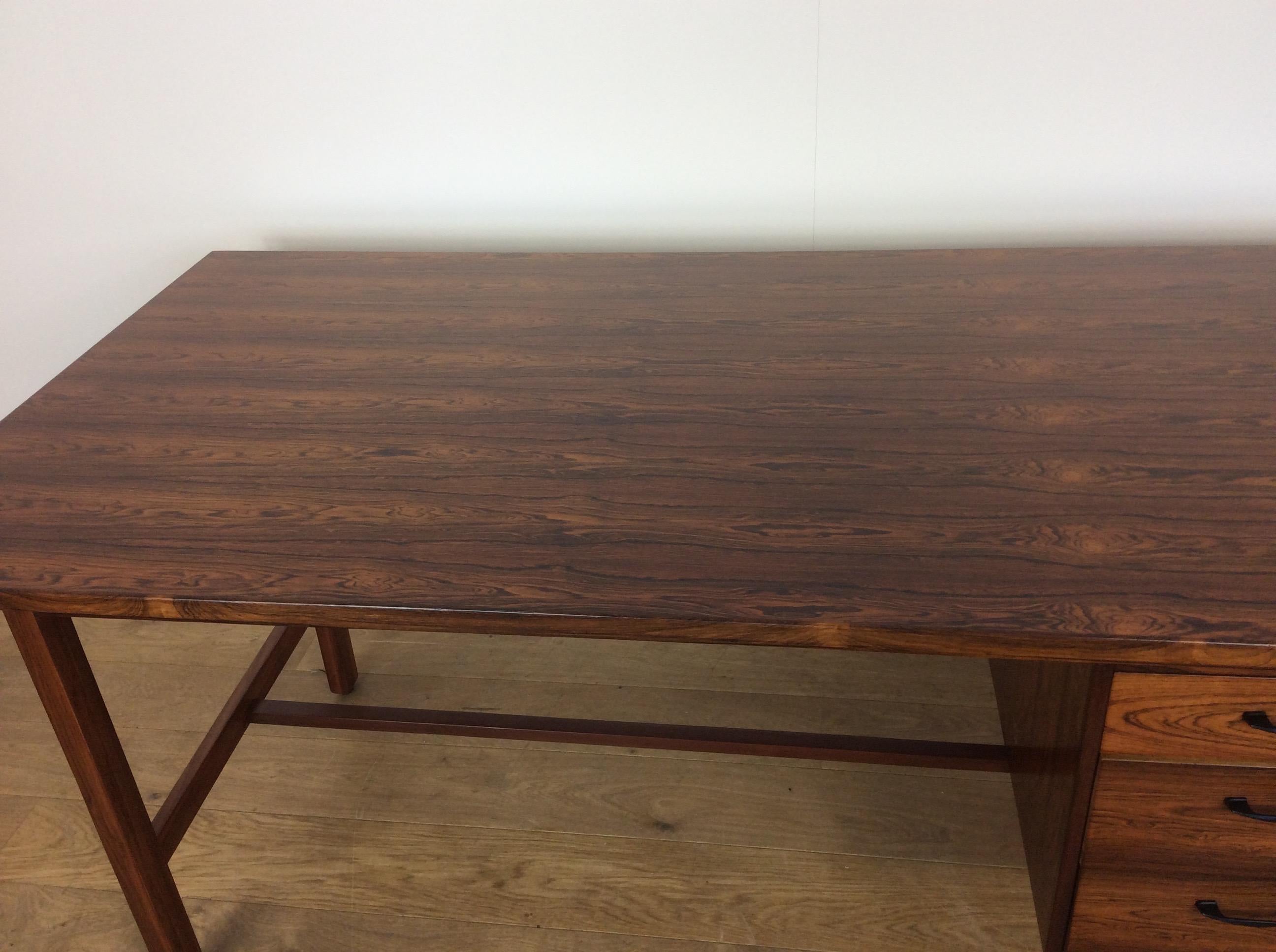 Midcentury Rosewood Desk In Excellent Condition For Sale In London, GB