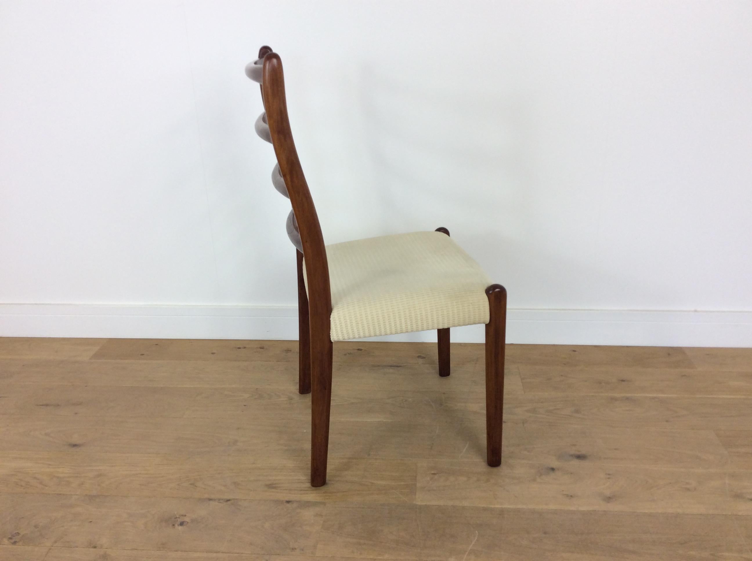 Midcentury Rosewood Dining Chairs In Good Condition For Sale In London, GB