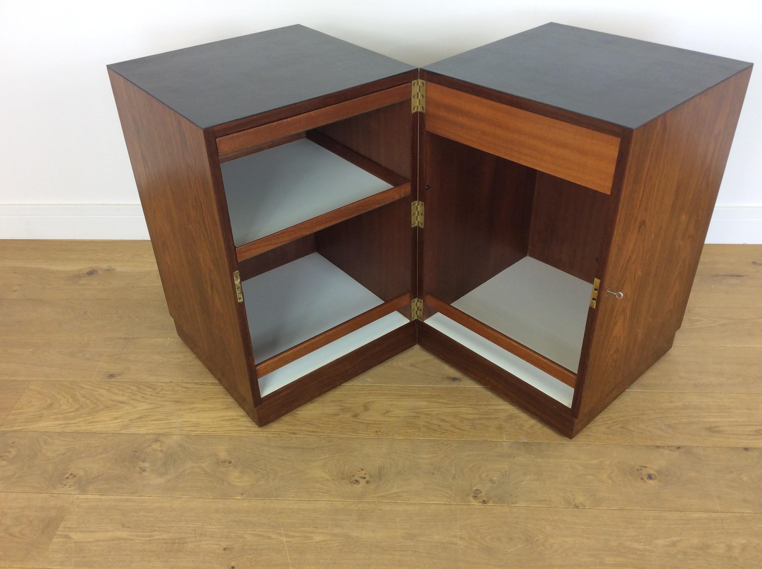 20th Century Midcentury Rosewood Dry Bar For Sale