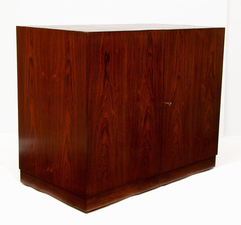 Midcentury Rosewood Dry Bar For Sale at 1stDibs