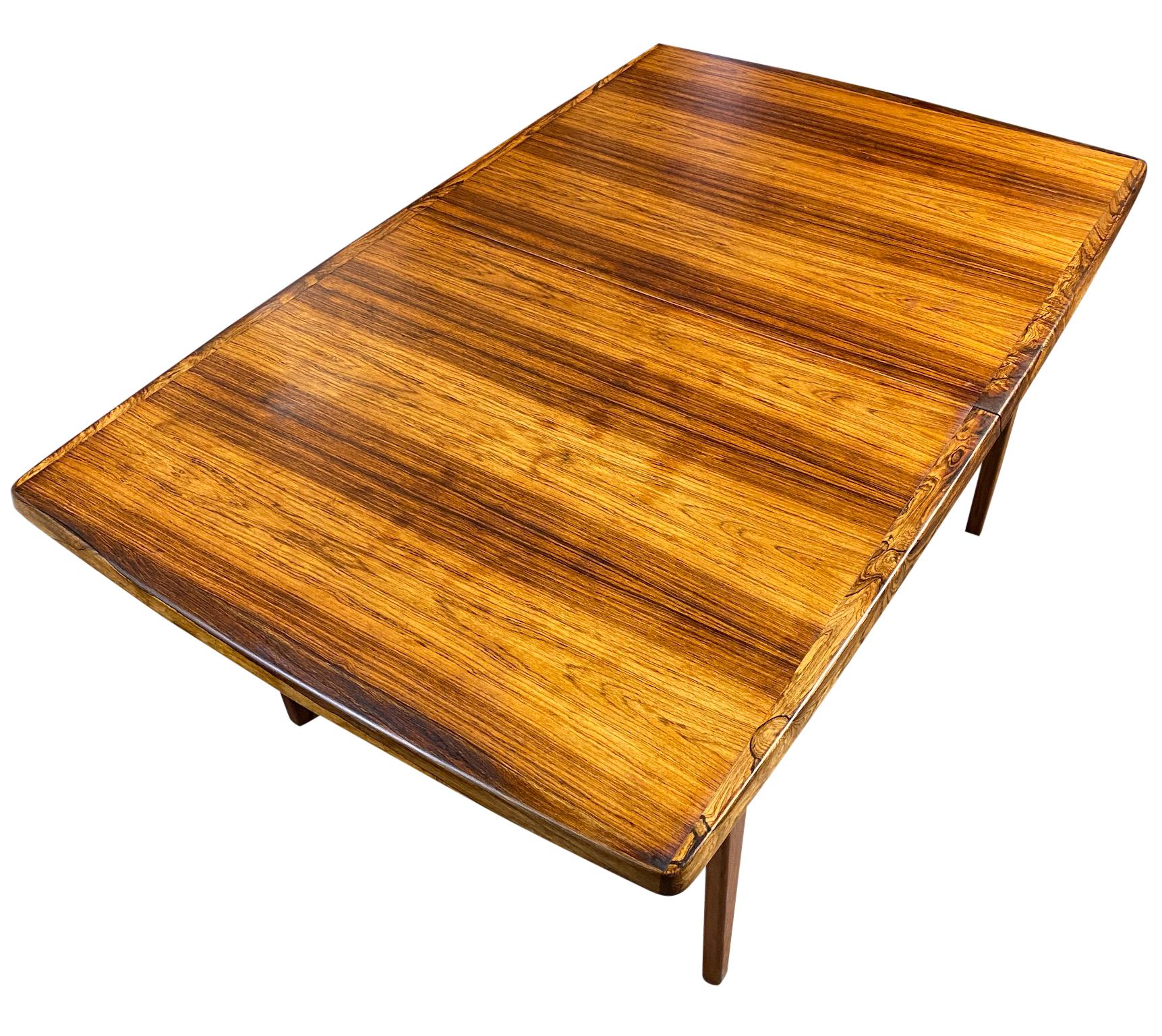 Danish Midcentury Rosewood Expandable Dining Table with 2 Nesting Leaves
