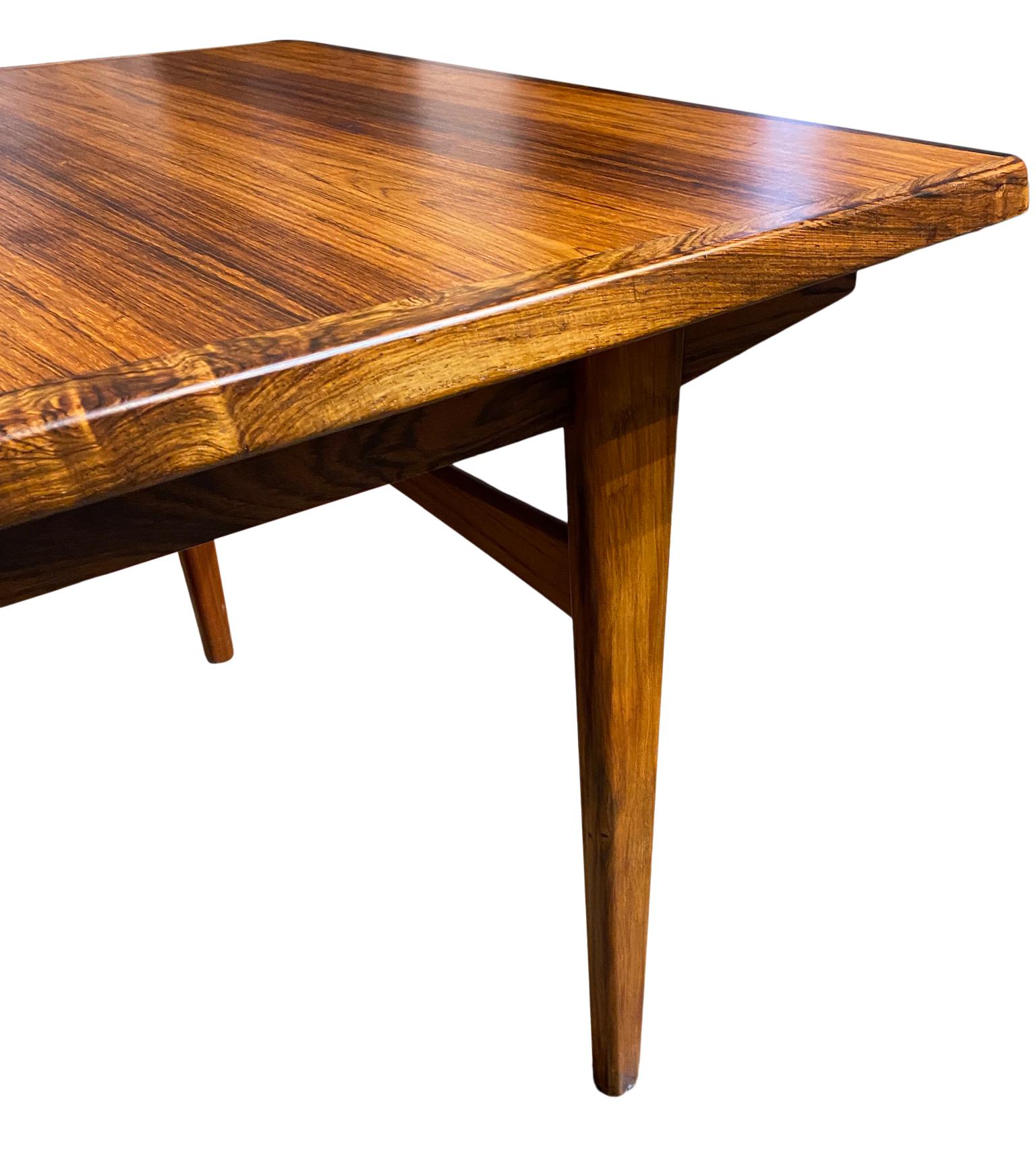 Midcentury Rosewood Expandable Dining Table with 2 Nesting Leaves 3