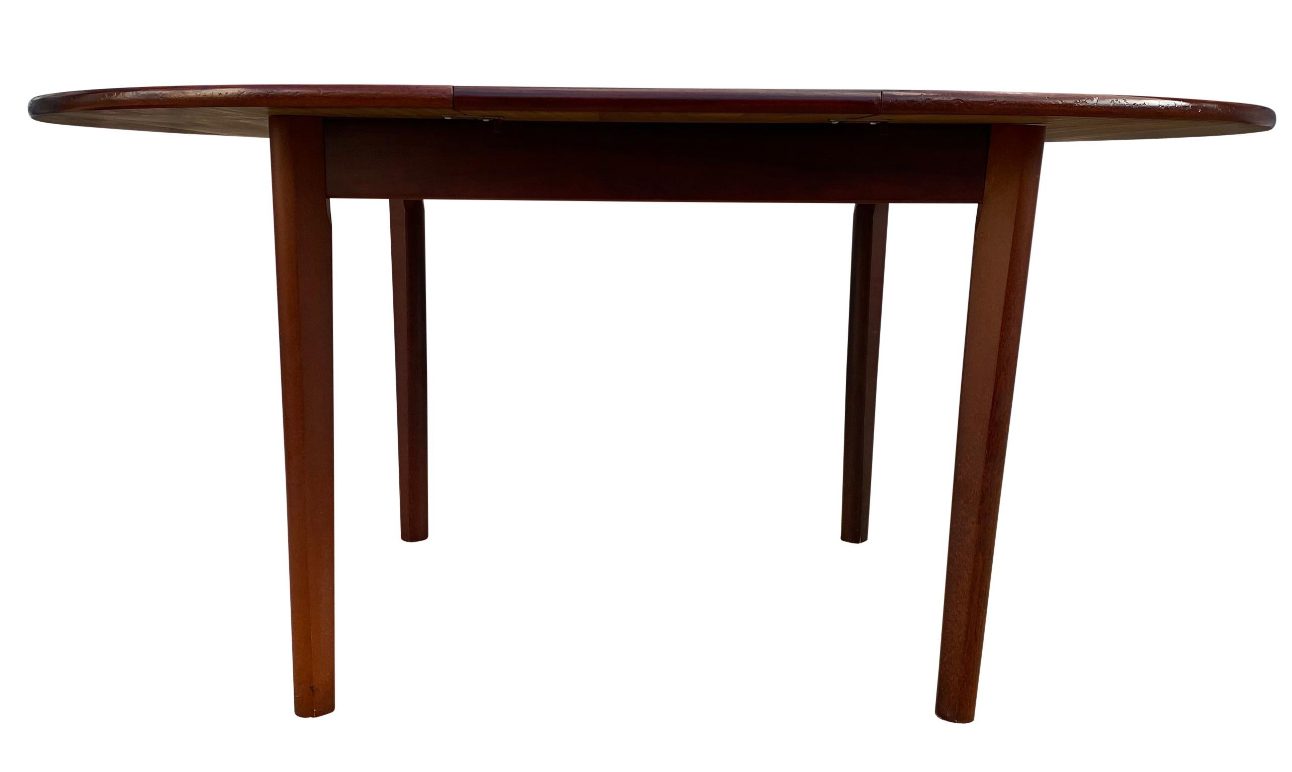 Midcentury Rosewood Expandable Round Dining Table with 1 Nesting Leaf 4