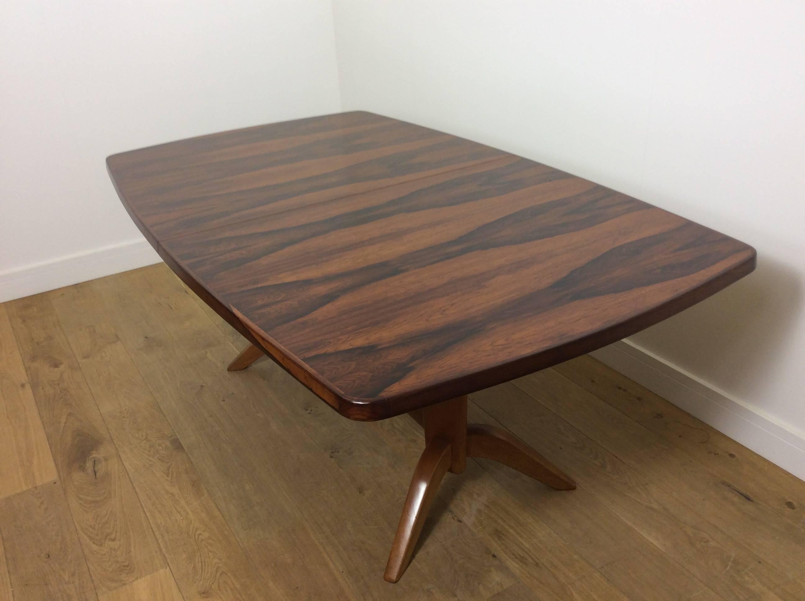 20th Century Midcentury Rosewood Extendable Table For Sale