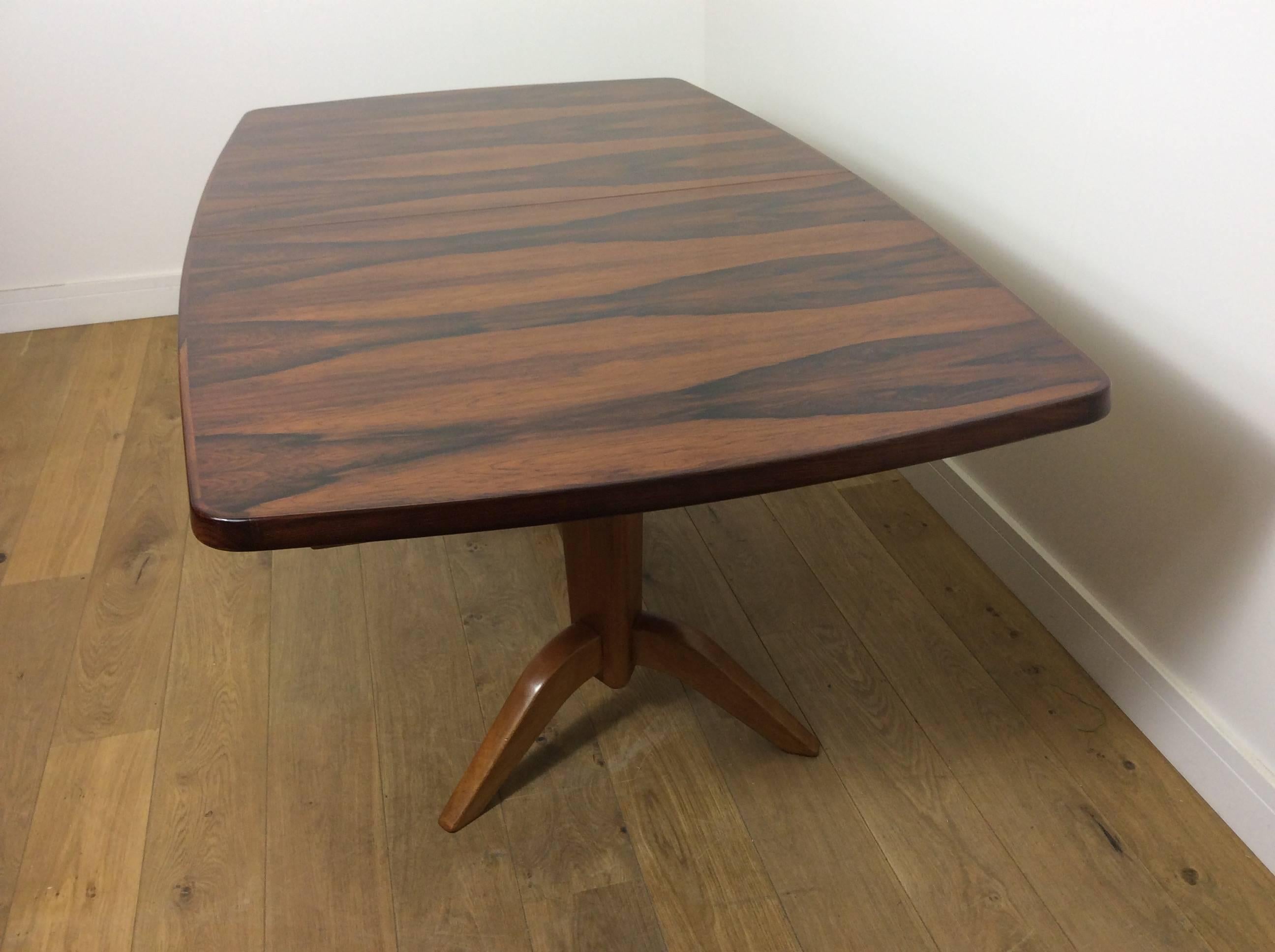 Midcentury Rosewood Extendable Table For Sale 1
