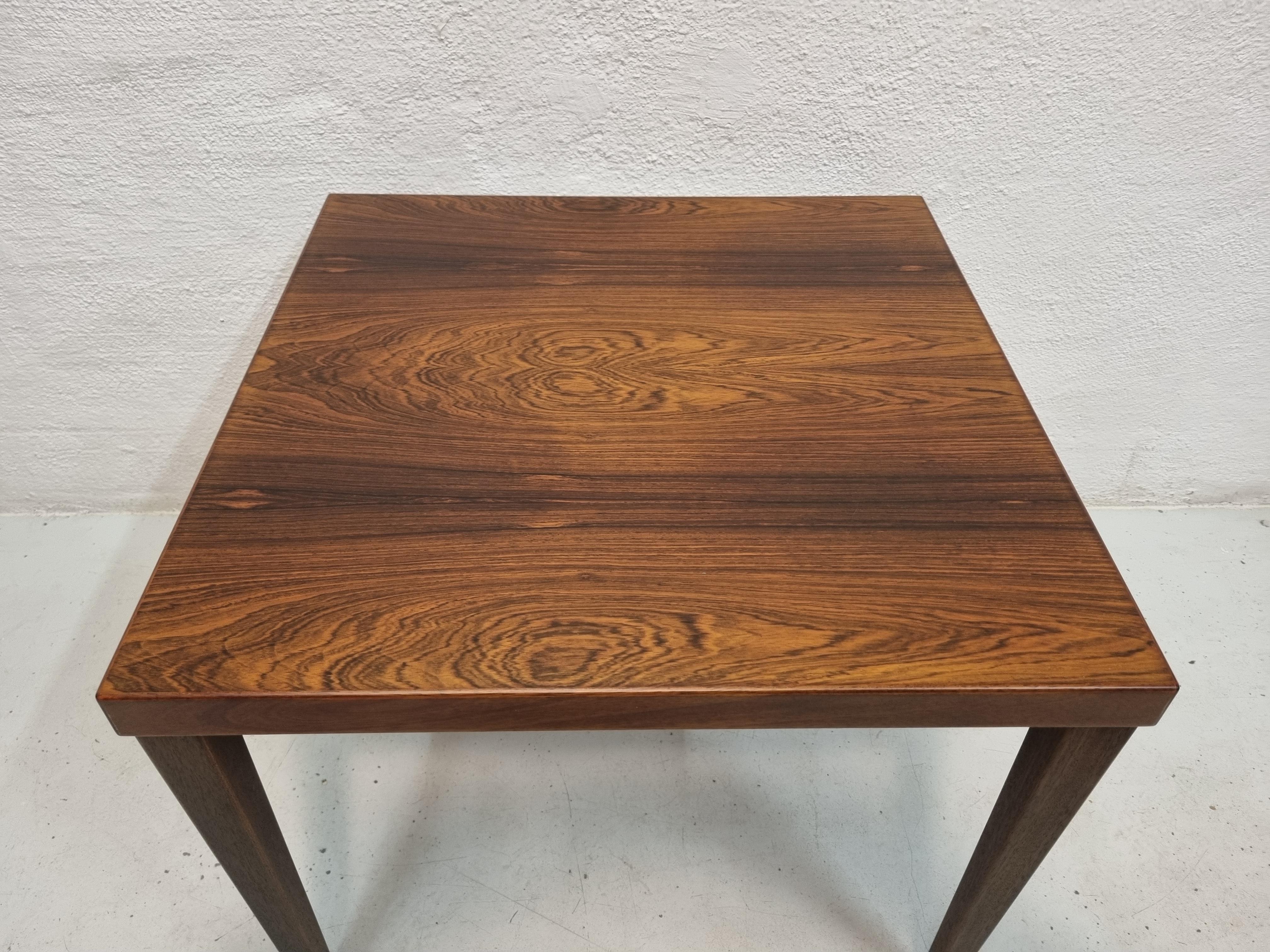 Midcentury rosewood sidetable For Sale 3