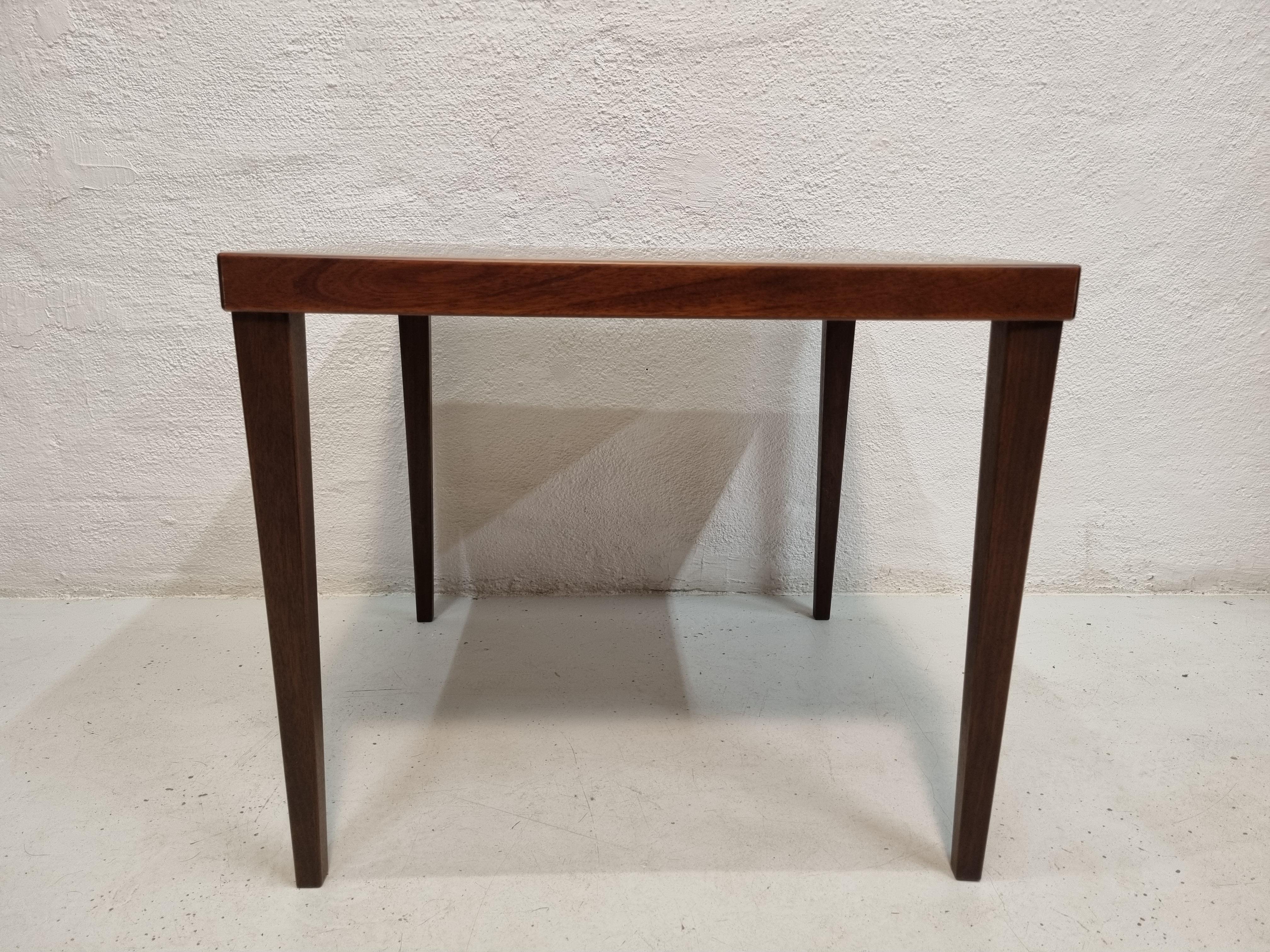 Midcentury rosewood sidetable For Sale 5