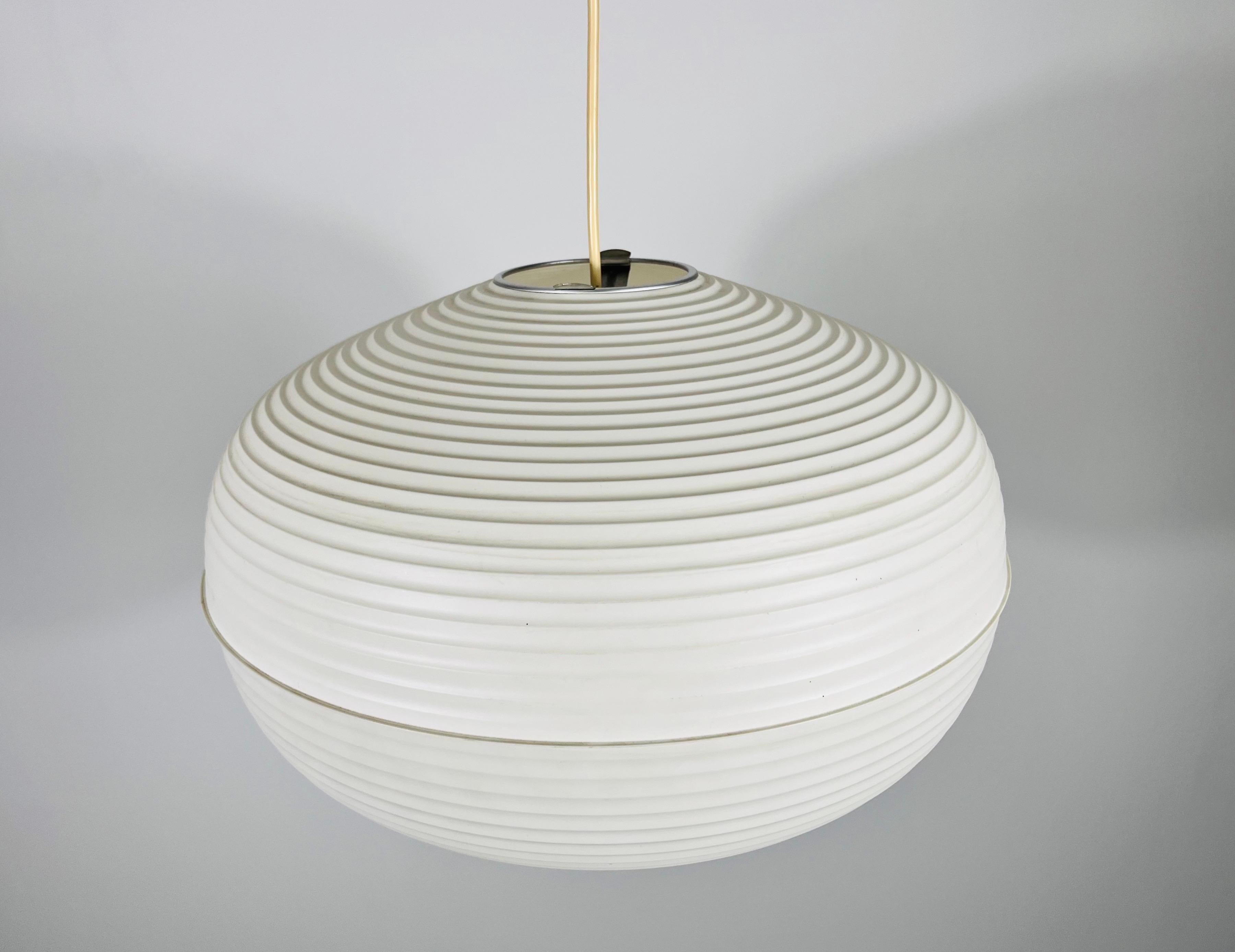 Plastica Lampada a sospensione Rotaflex del Medioevo, anni '60 in vendita