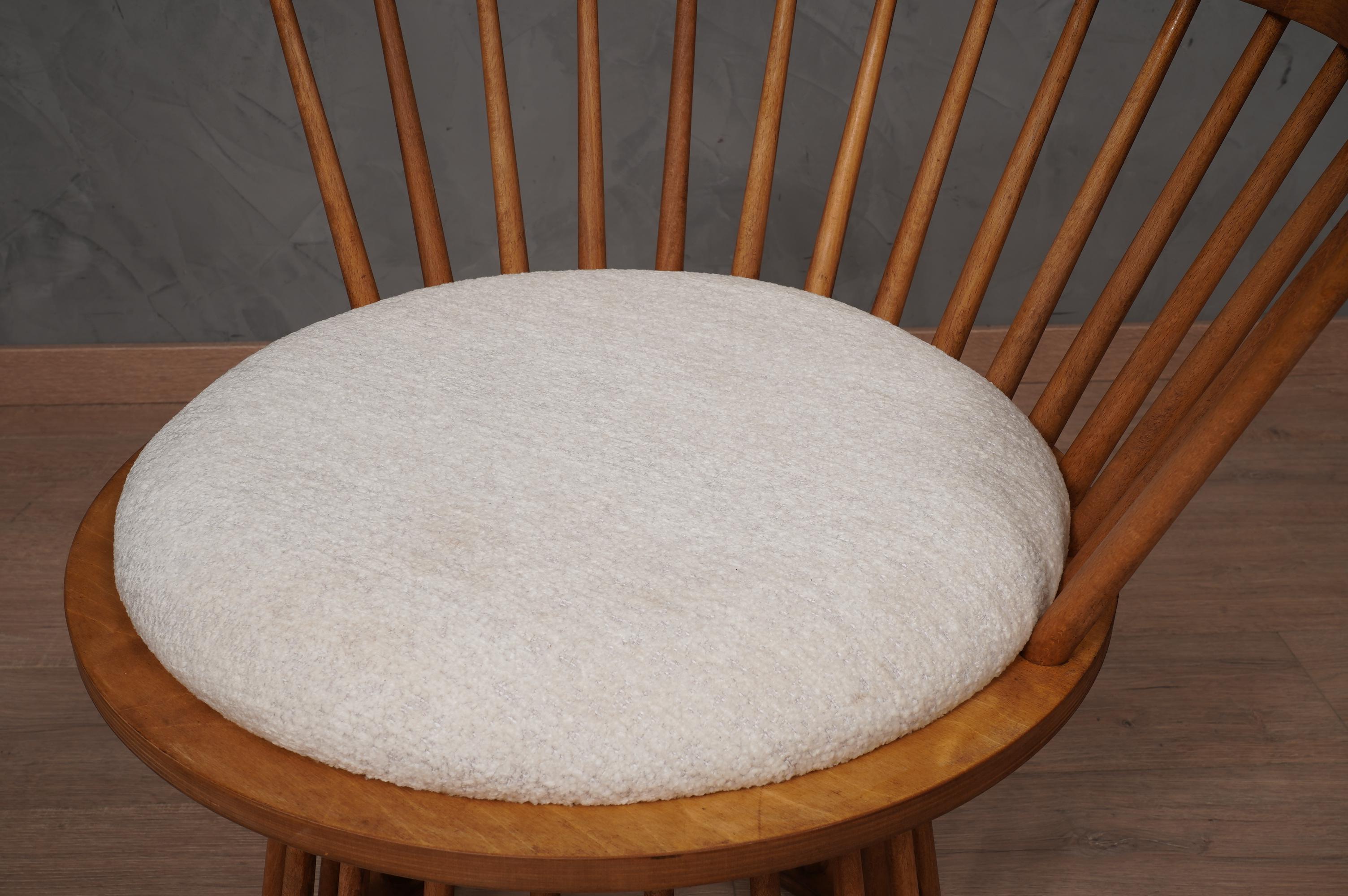 MidCentury Round Beech Wood and White Fabric Chairs, 1990 For Sale 5