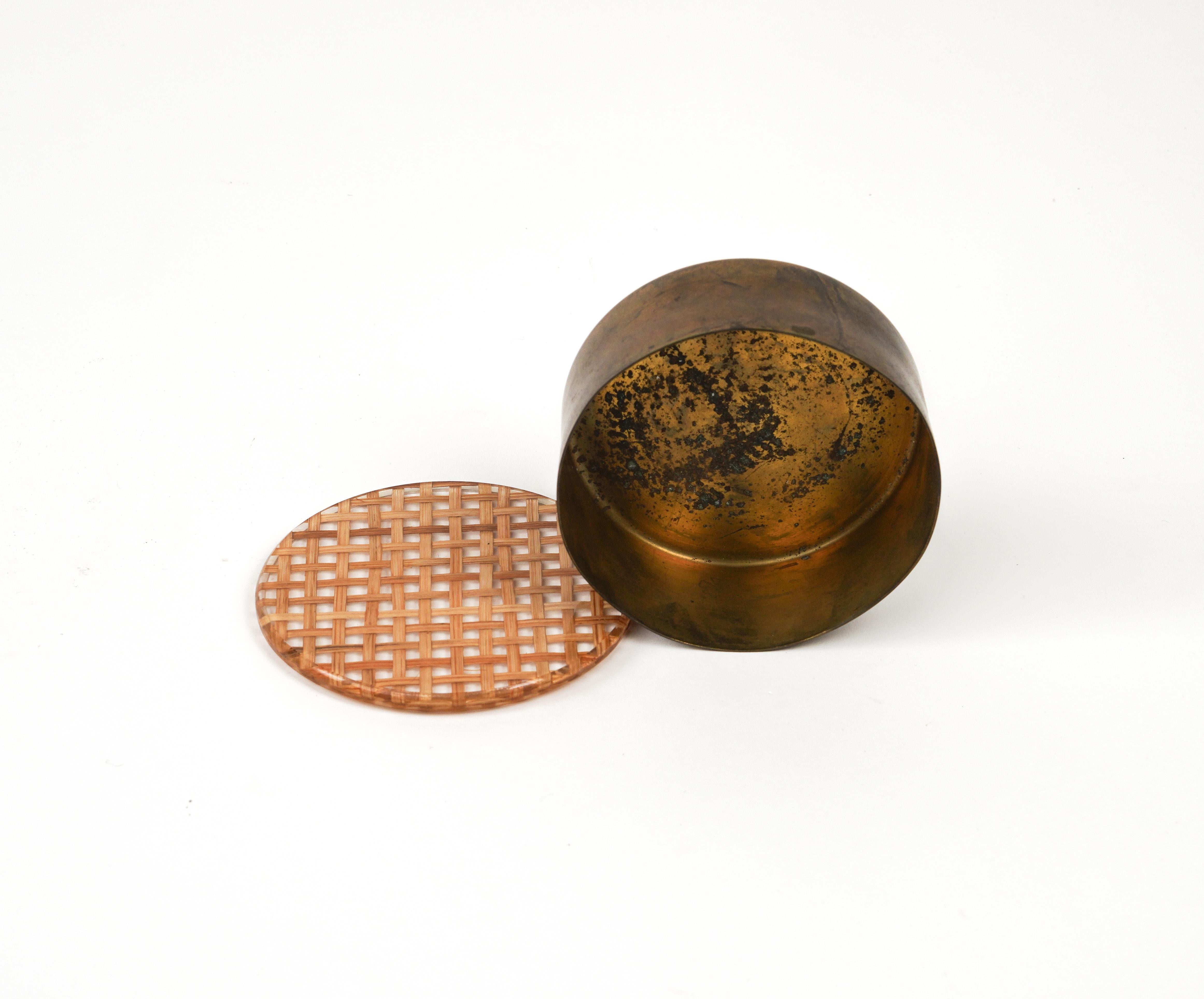 Midcentury Round Box in Brass, Lucite & Rattan Christian Dior Style, Italy 1970s For Sale 4