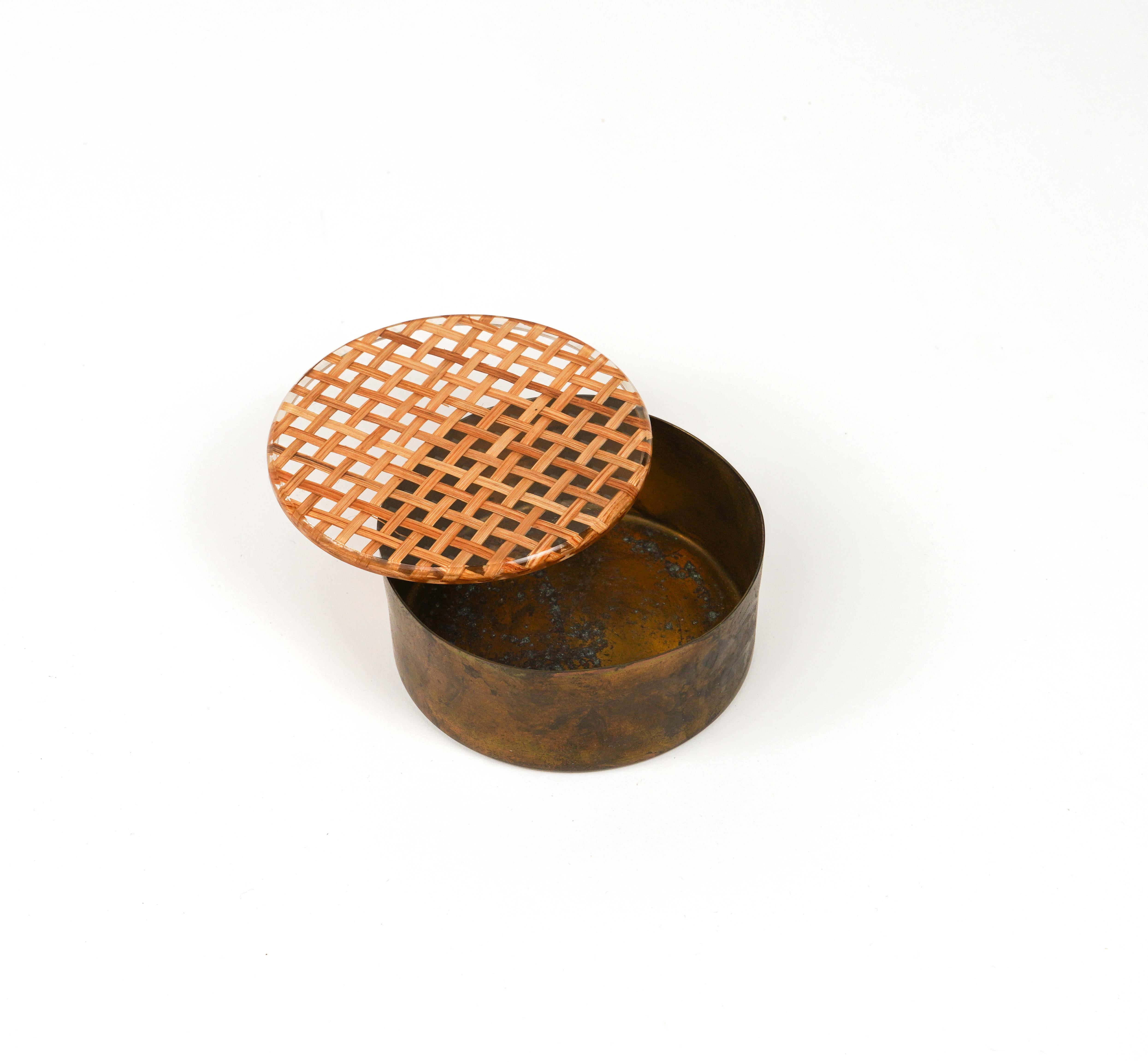 Midcentury Round Box in Brass, Lucite & Rattan Christian Dior Style, Italy 1970s For Sale 1