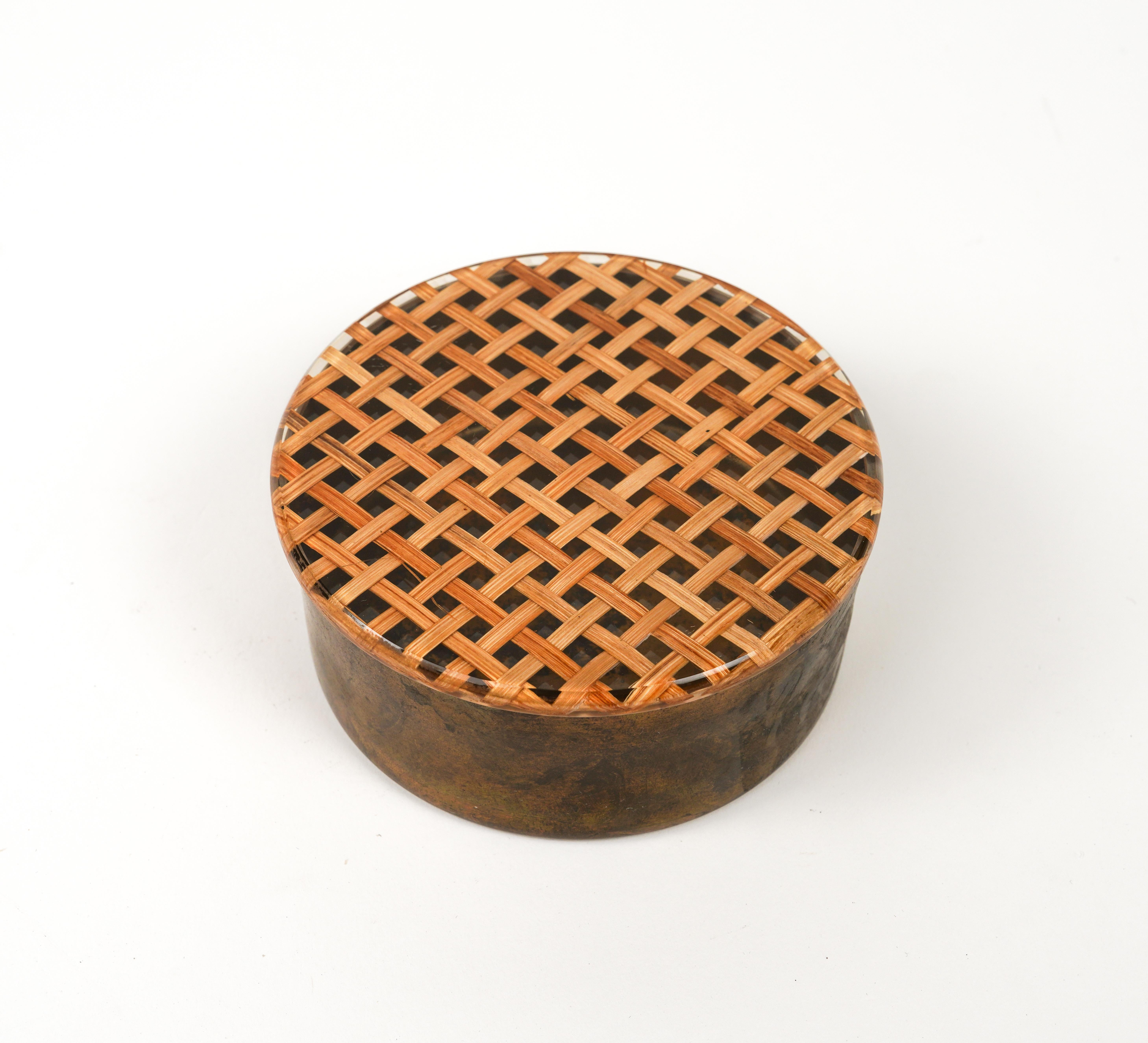 Midcentury Round Box in Brass, Lucite & Rattan Christian Dior Style, Italy 1970s For Sale 2