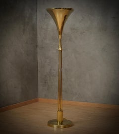 MidCentury Round Brass Italian Manufacturing Floor Lamp, 1980