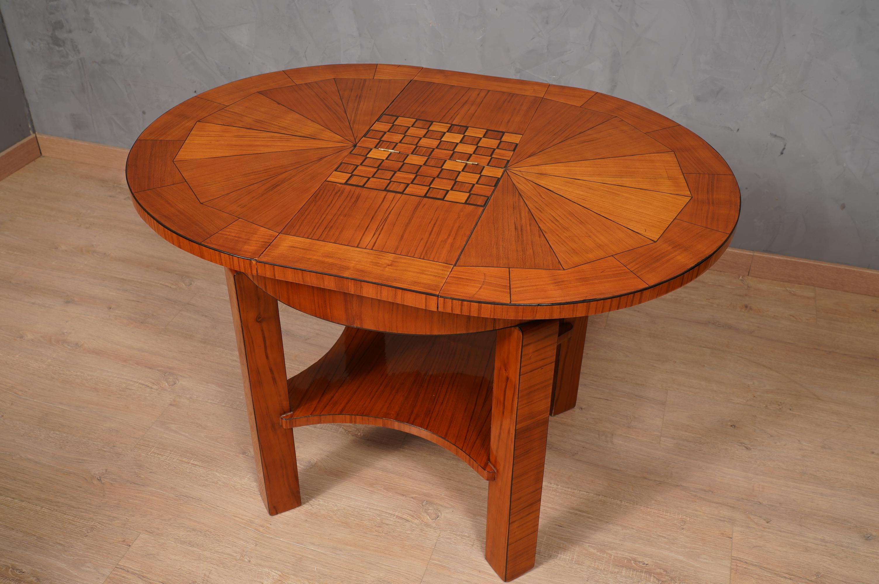 MidCentury Round Cherry Wood Game Side Table, 1950 For Sale 1