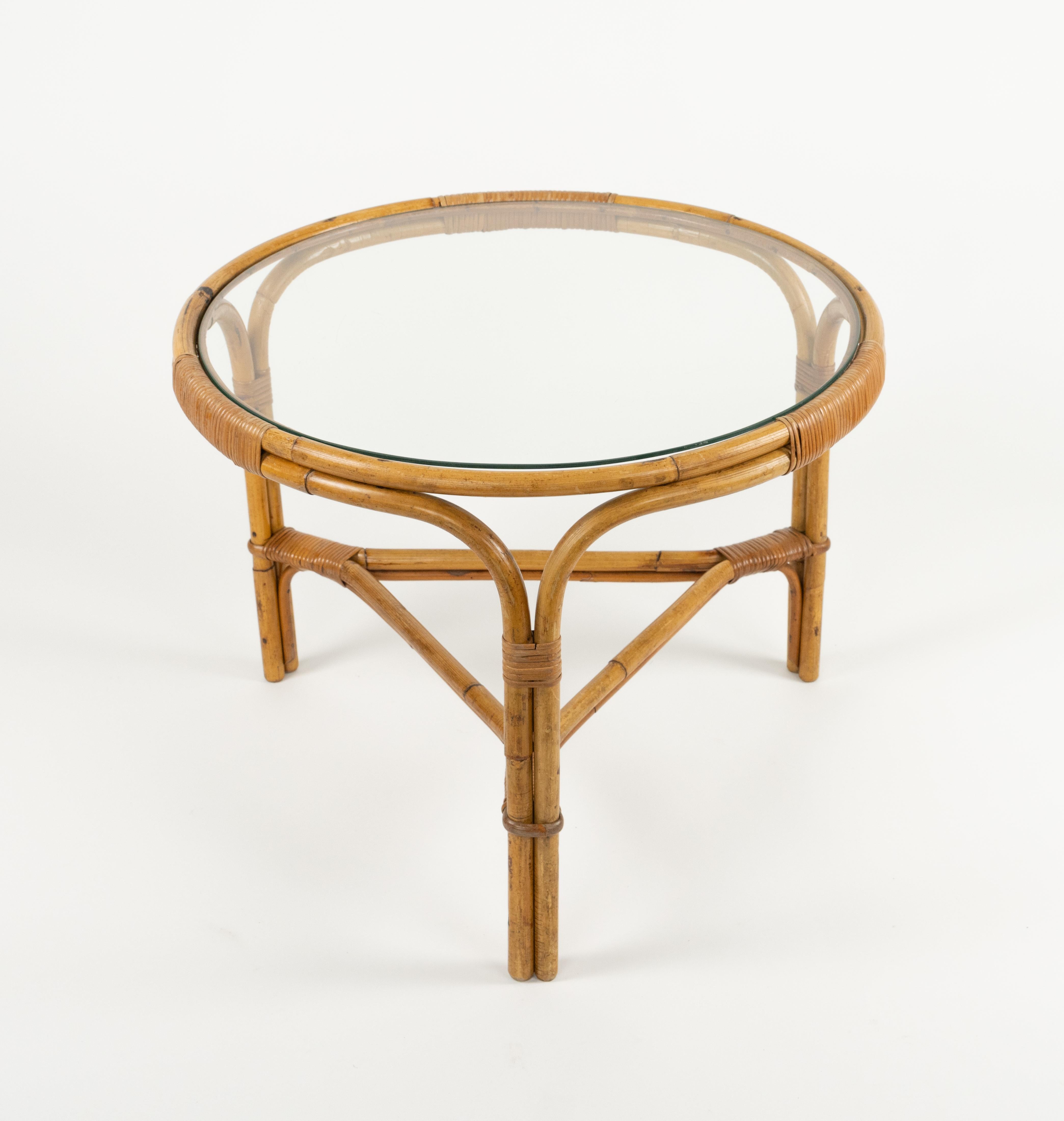 Mid-Century Modern Midcentury Round Coffee Table in Bamboo, Rattan and Glass, Italy 1960s For Sale