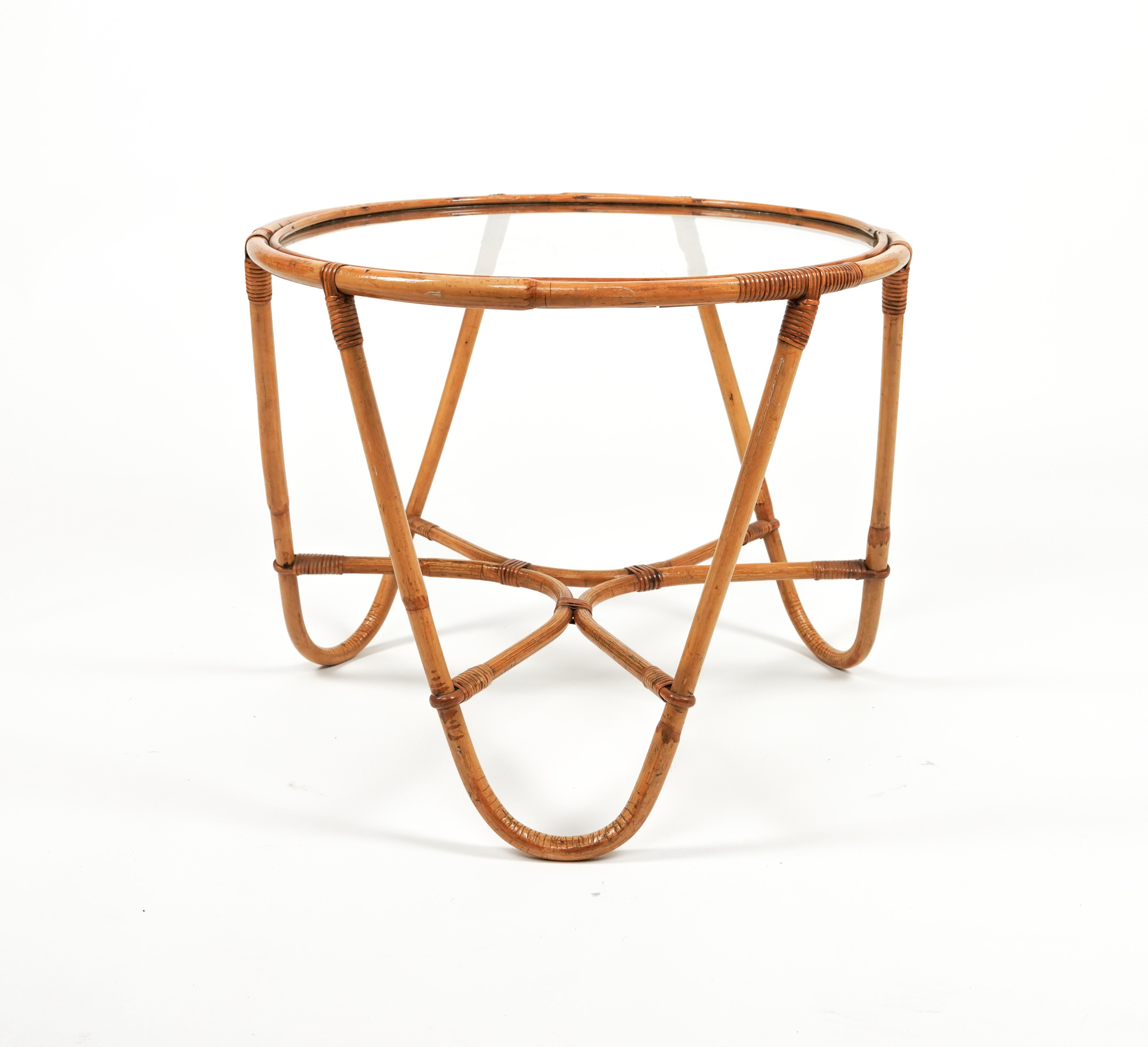 Italian Midcentury Round Coffee Table in Bamboo, Rattan and Glass, Italy 1960s For Sale