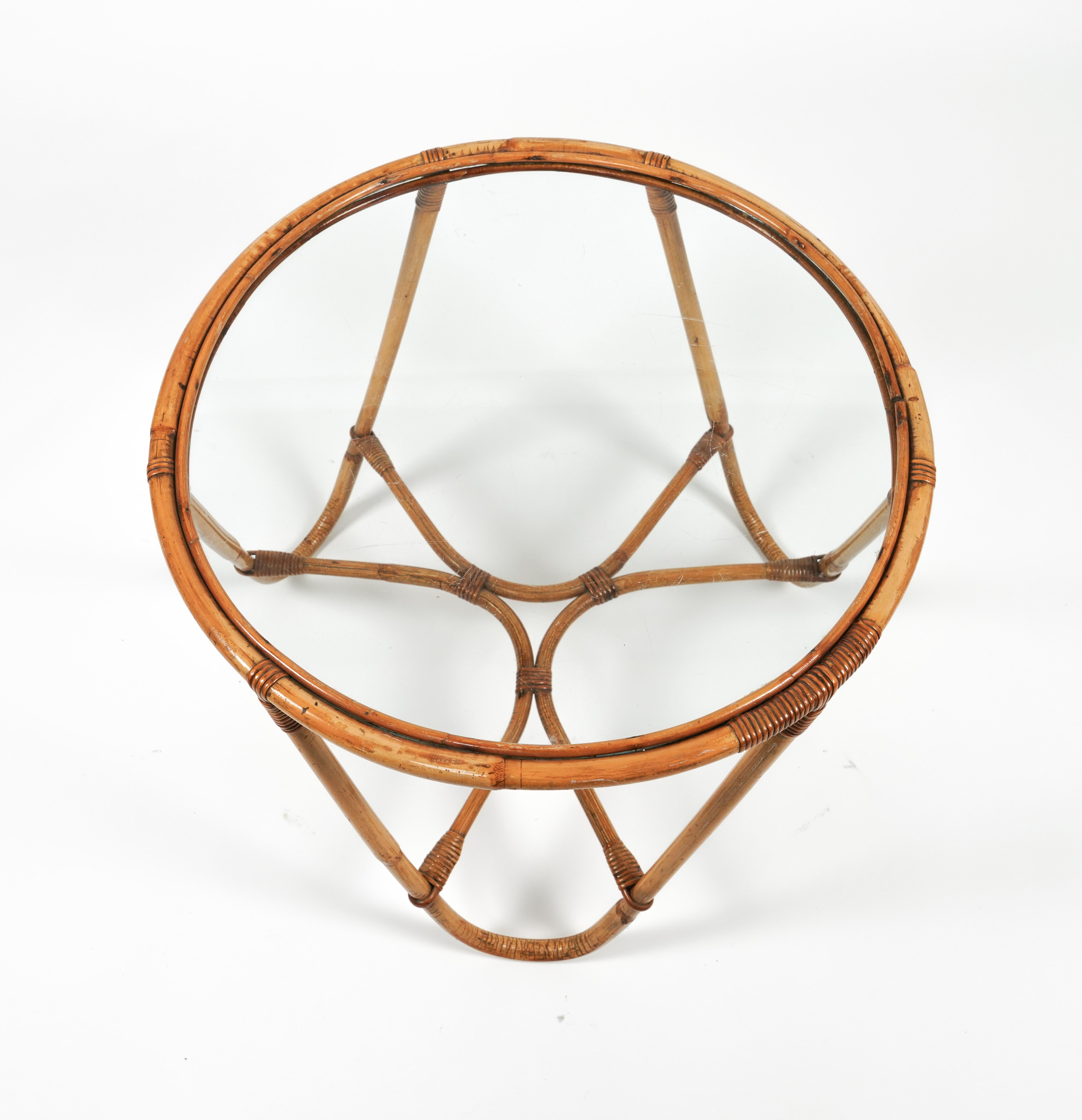 Midcentury Round Coffee Table in Bamboo, Rattan and Glass, Italy 1960s In Good Condition For Sale In Rome, IT