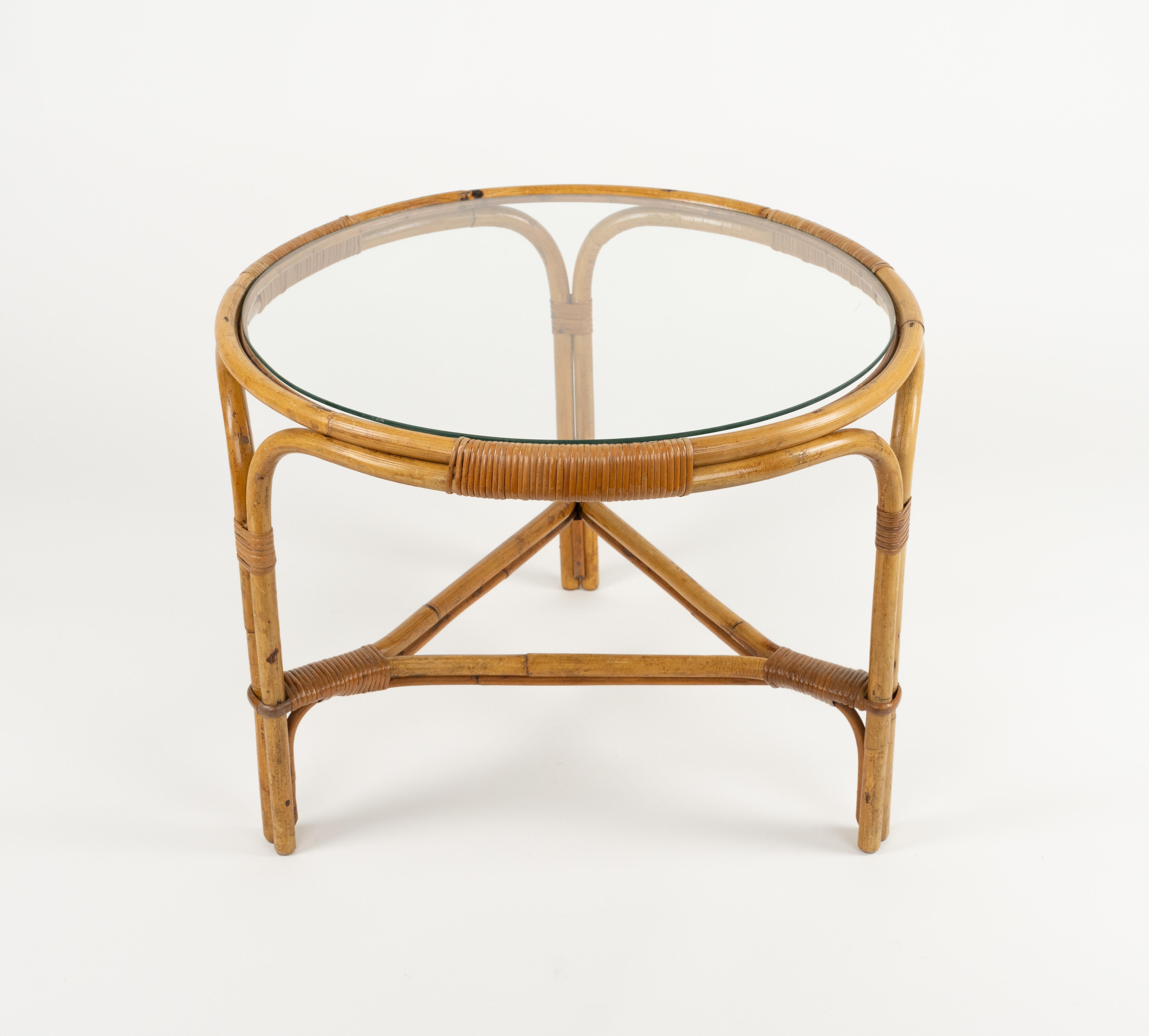 Mid-20th Century Midcentury Round Coffee Table in Bamboo, Rattan and Glass, Italy 1960s For Sale