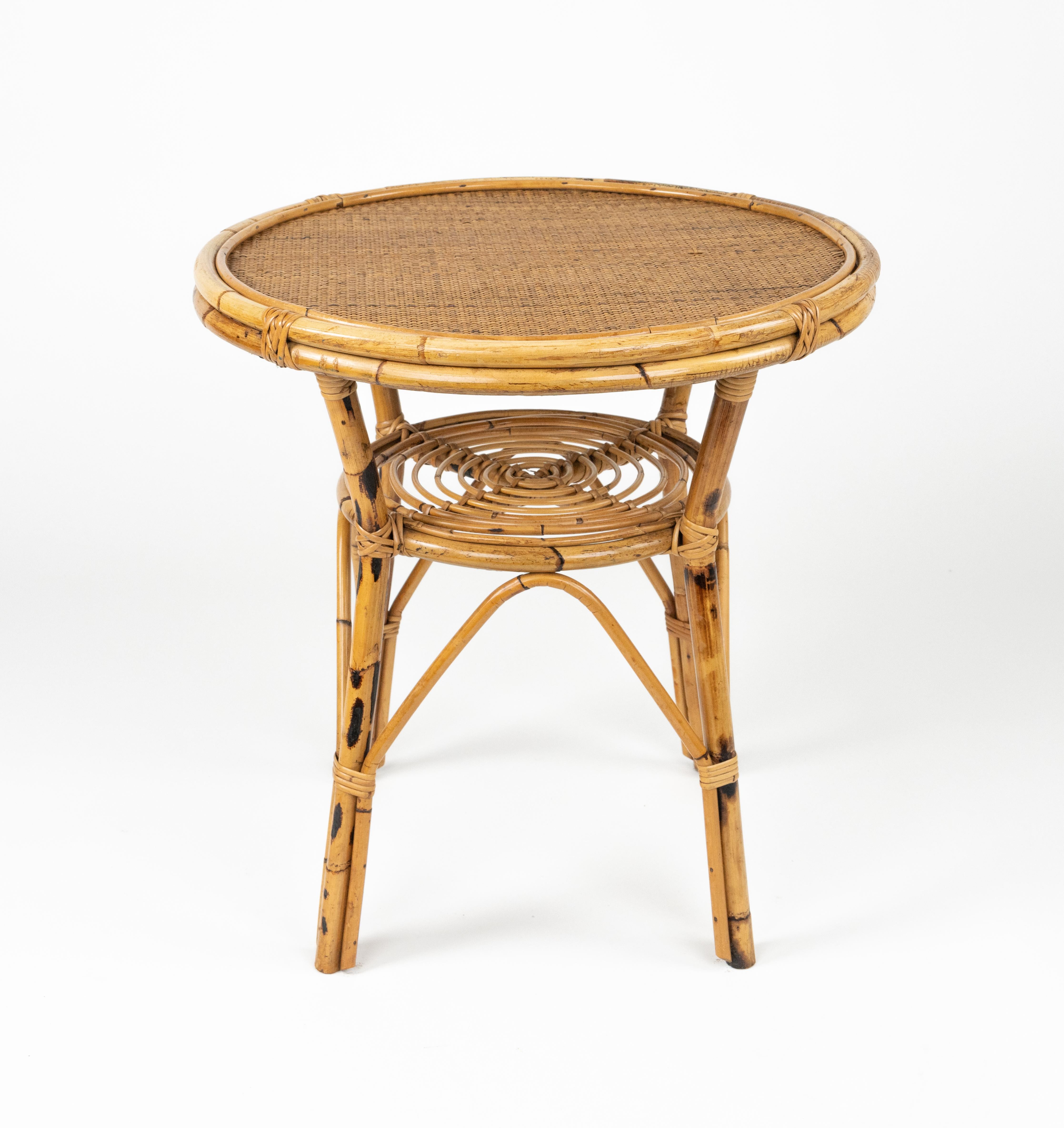 Runder Couchtisch aus Rattan, Bambus und Korbgeflecht aus der Jahrhundertmitte, Italien 1960er im Angebot 3