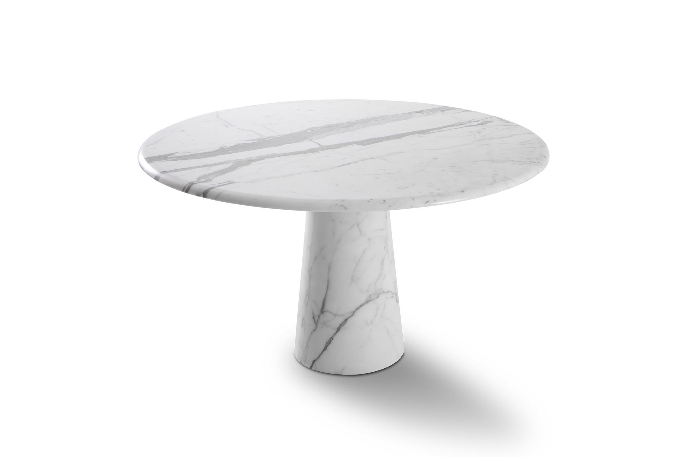 Marble round dining table in the manner of Angelo Mangiarotti, made in Italy 1970s. 

This conical table was made of solid Carrara marble and is in great vintage condition. 

Can be used from 4-6 chairs easily.

Italy, 1970s.