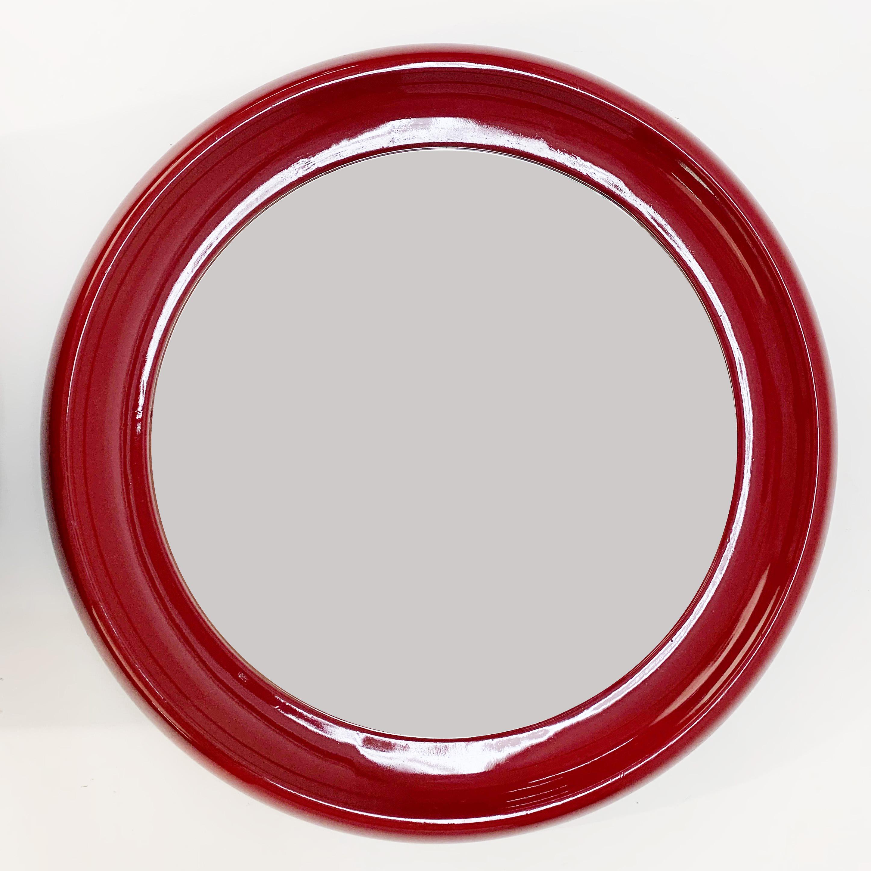 Midcentury Round Italian Mirror with Red Lacquered Resin Frame, 1970s 3
