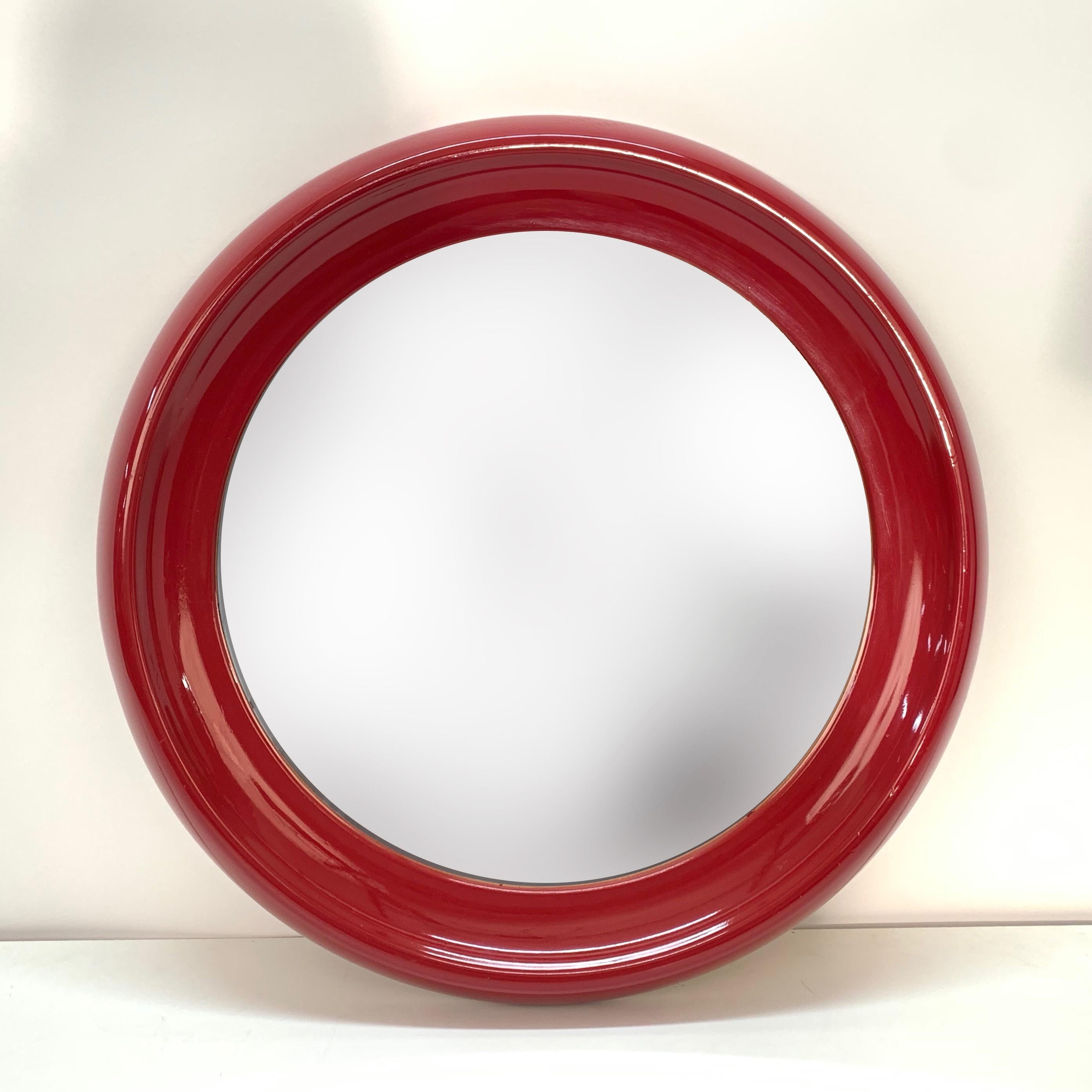 Midcentury Round Italian Mirror with Red Lacquered Resin Frame, 1970s 2