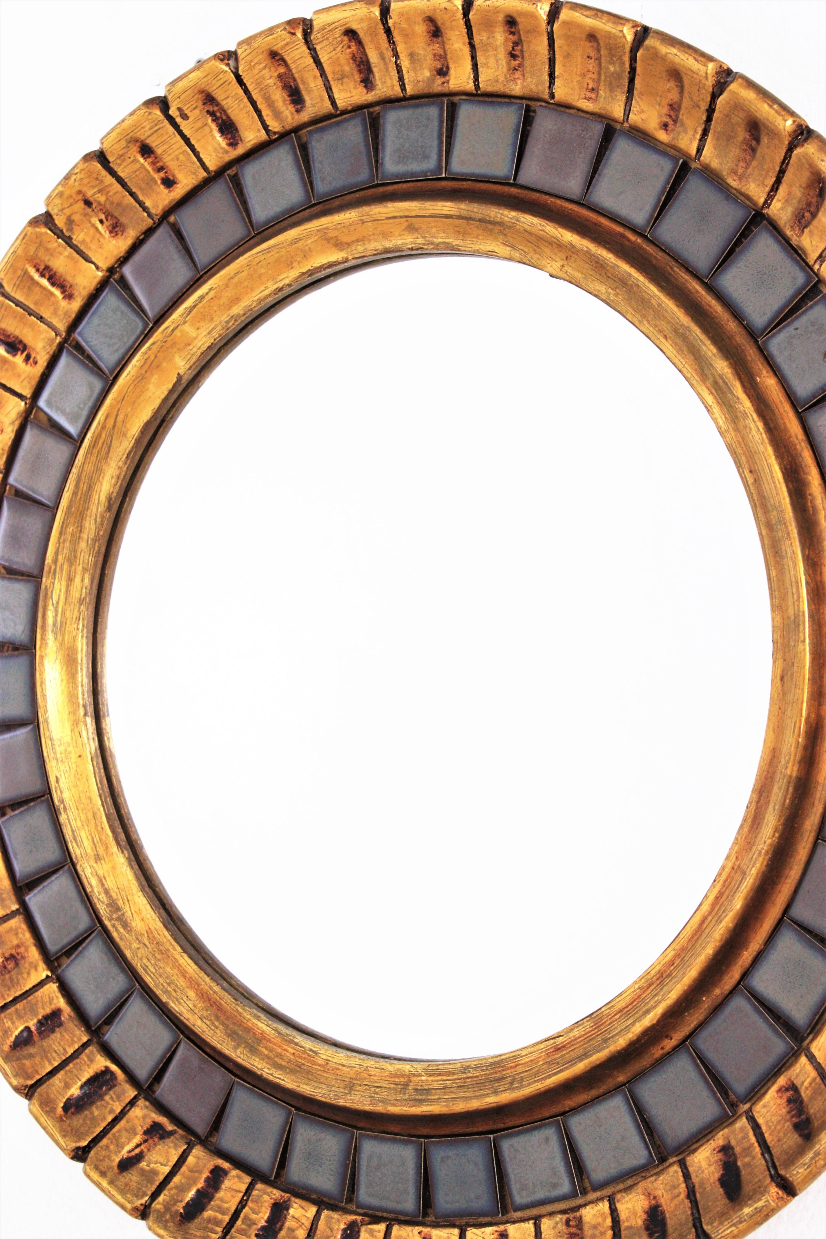 Midcentury Round Mirror, Giltwood and Ceramic For Sale 4