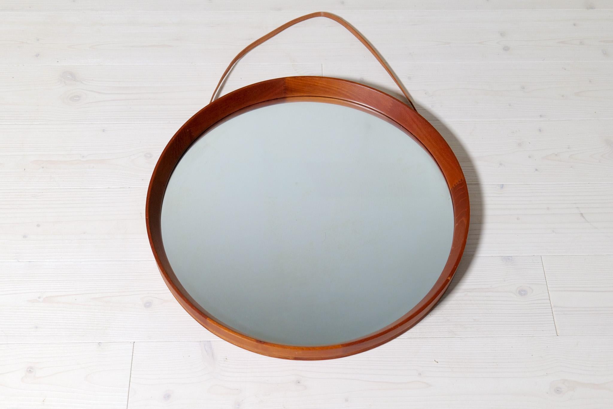 Midcentury Modern Round Mirror in Leather & Teak by Glas & Trä Hovmantorp Sweden For Sale 1
