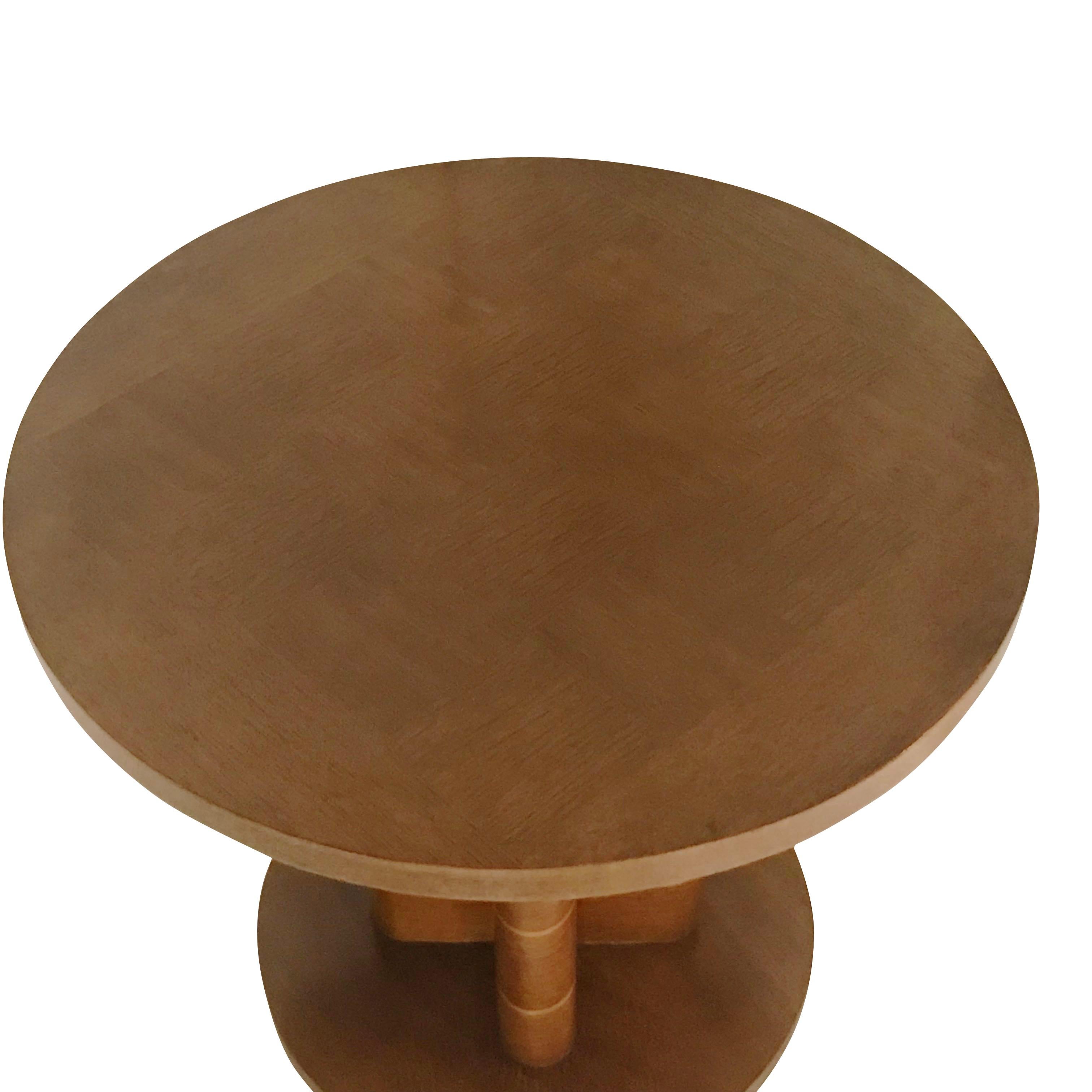 Midcentury French round parquet design oak top with quatrefoil shape base side table.
Newly refinished.
 
