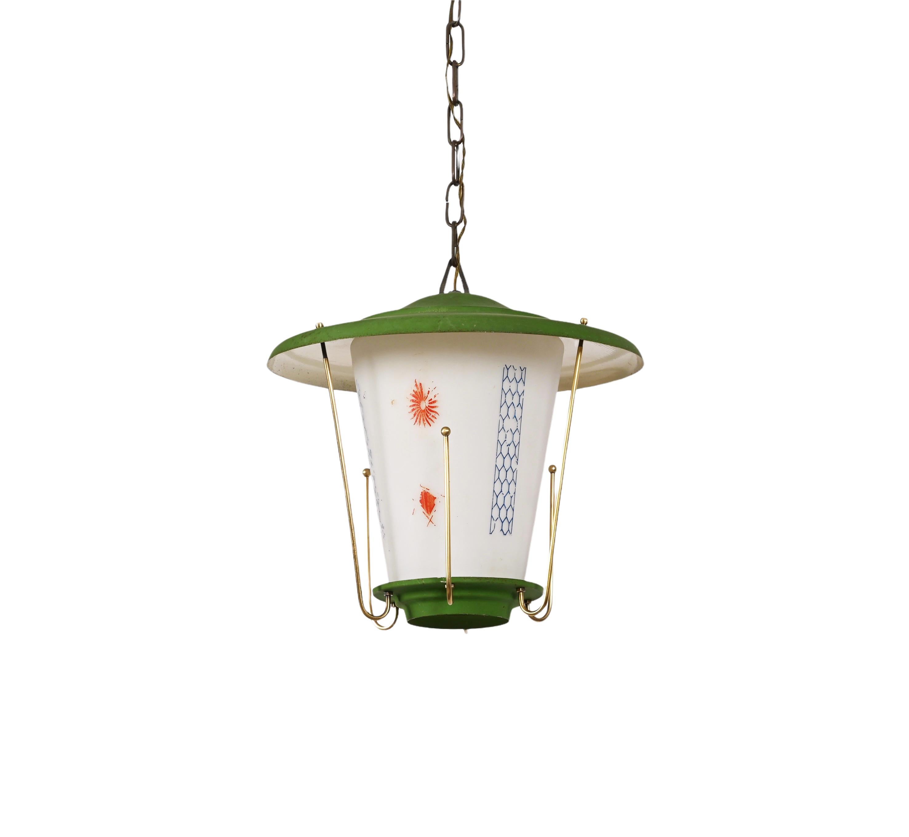 Lanterne italienne ronde du milieu du siècle en verre opalin et laiton, années 1950 en vente 8