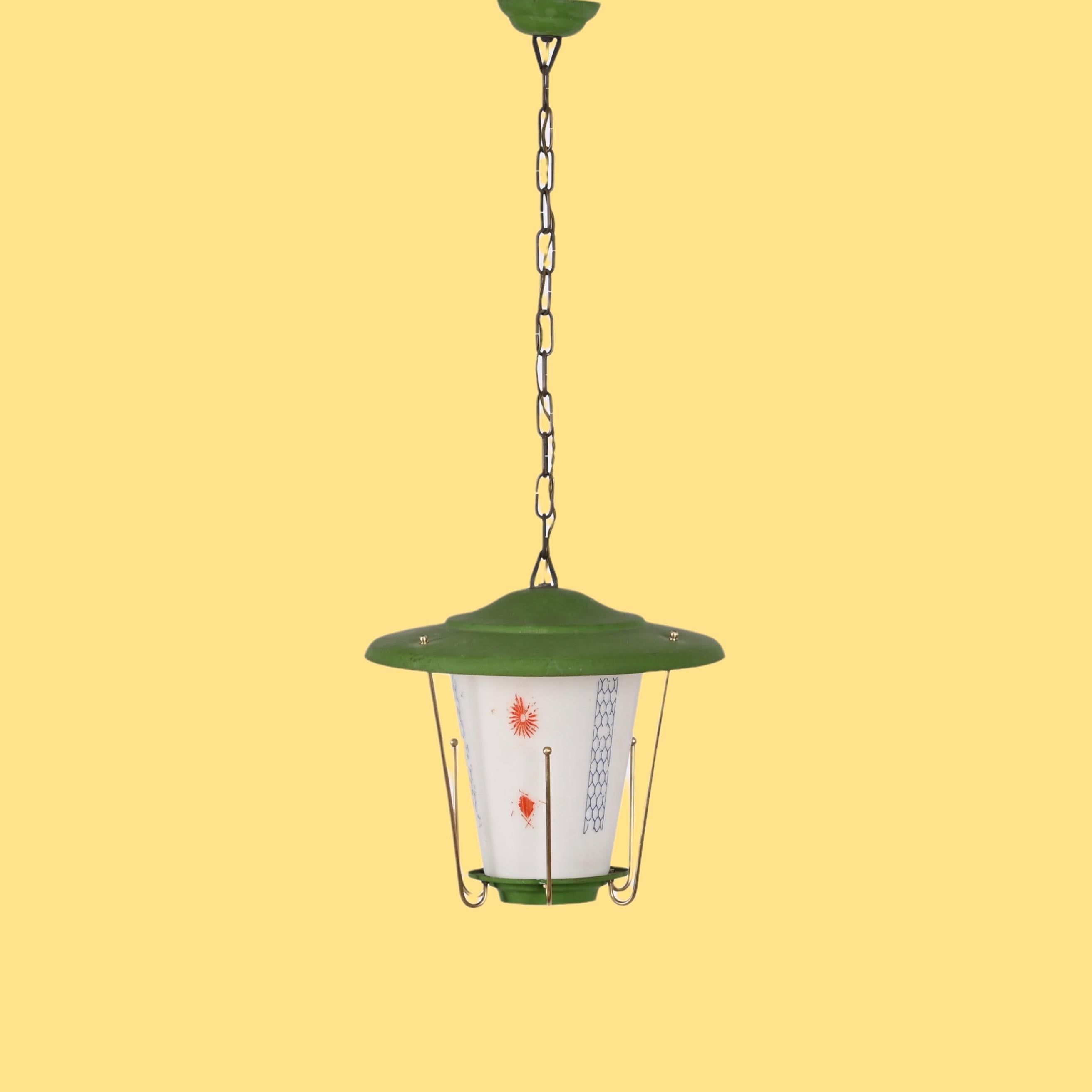 MidCentury Round Opaline Glass and Brass Italian Green Lantern Chandelier, 1950s im Zustand „Gut“ im Angebot in Roma, IT
