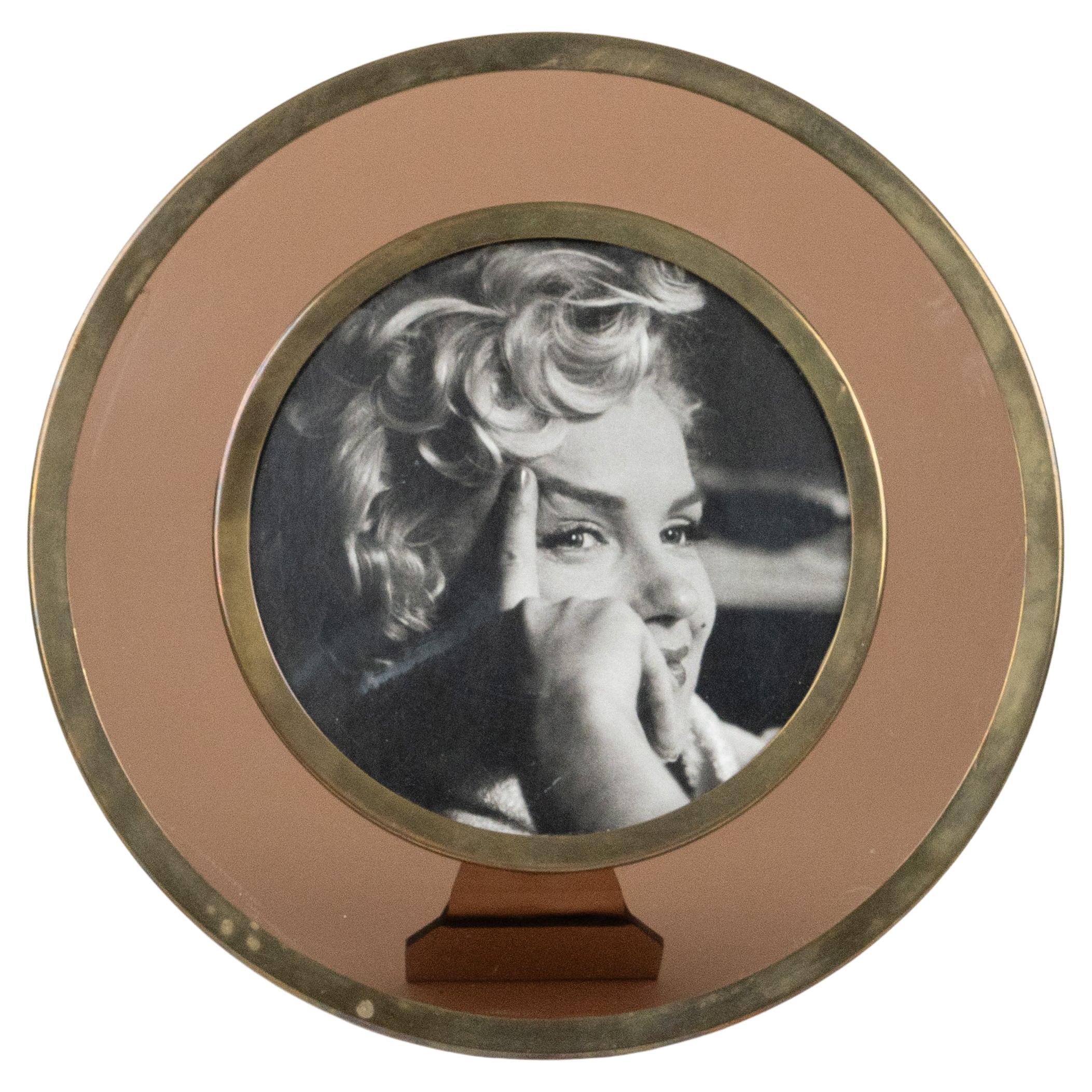 Midcentury Round Picture Photo Frame in Purple Lucite and Brass, Italy 1970s