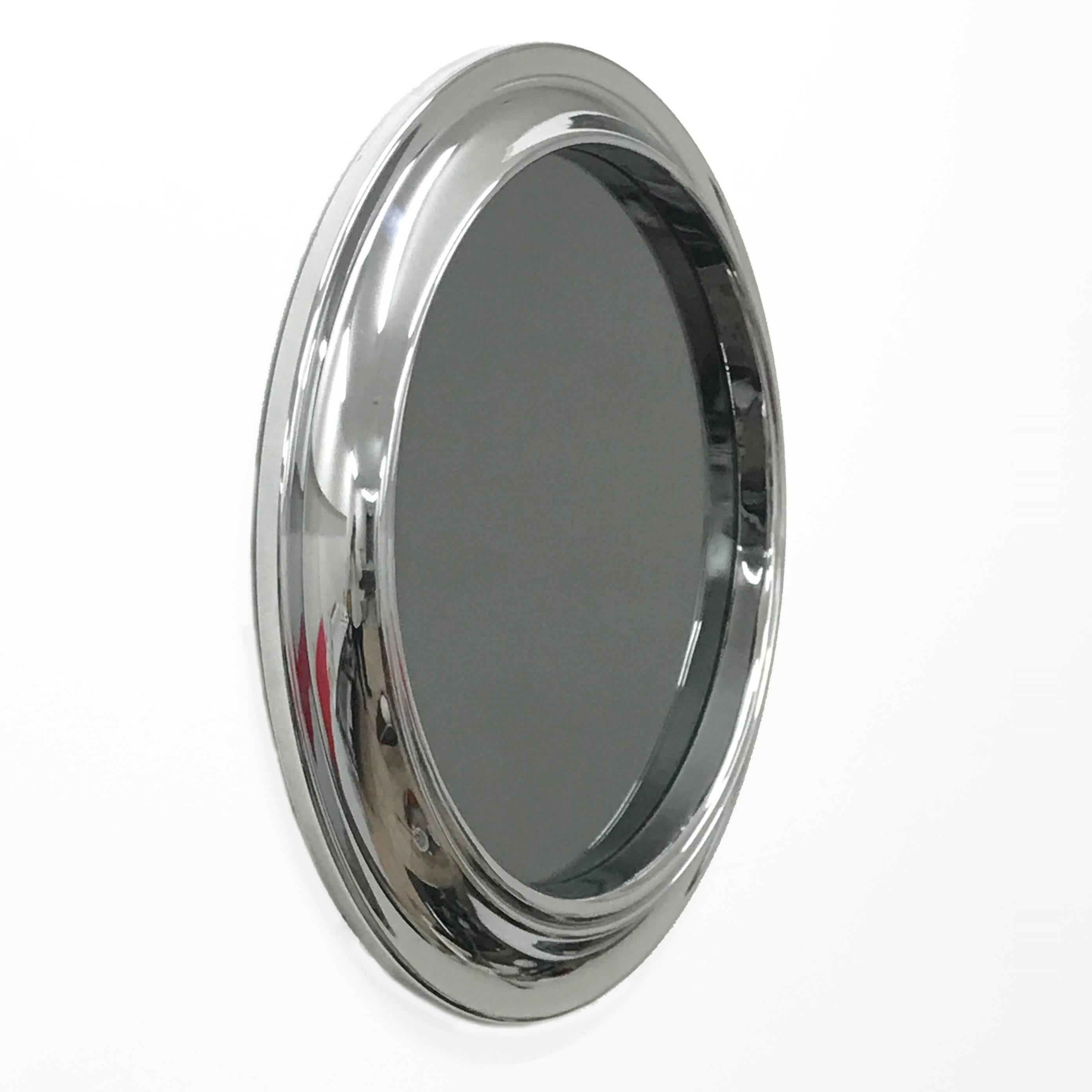 Midcentury Round Polished Chromed and Smoked Italian Mirror, 1960s In Good Condition In Roma, IT