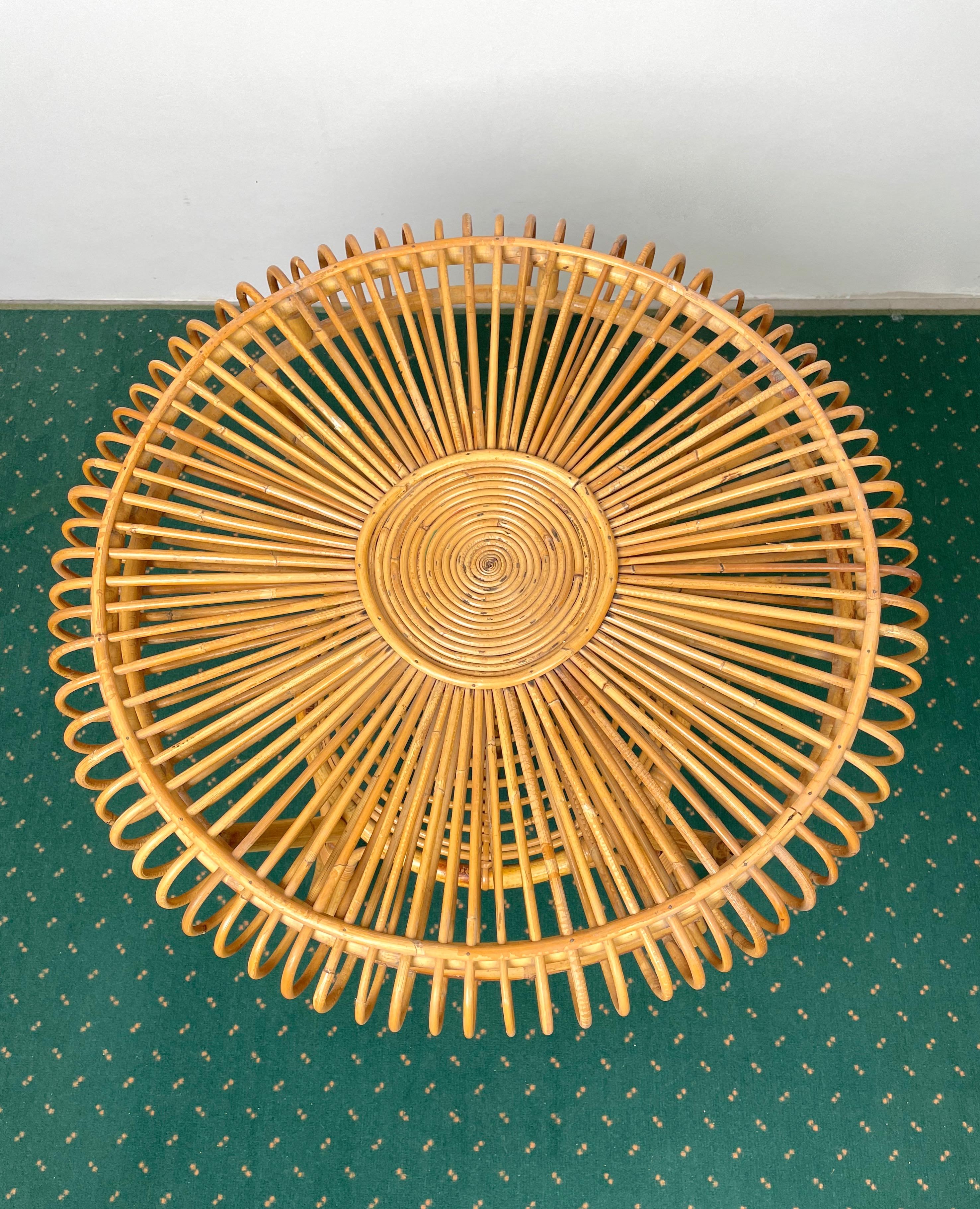 Runder Couchtisch aus Rattan und Bambus aus der Mitte des Jahrhunderts, Italien, 1960er Jahre im Angebot 5