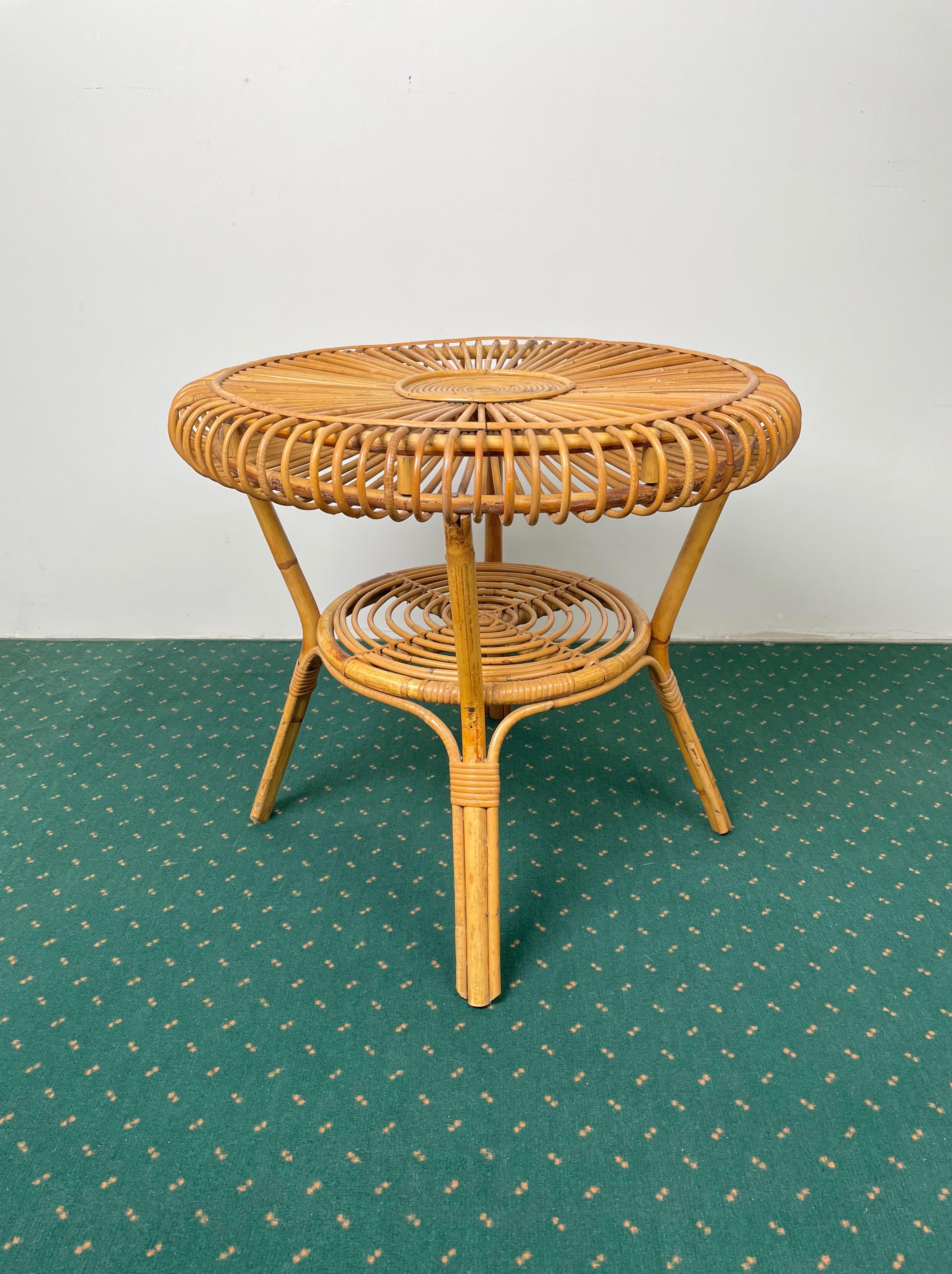 Runder Couchtisch aus Rattan und Bambus aus der Mitte des Jahrhunderts, Italien, 1960er Jahre (Italienisch) im Angebot