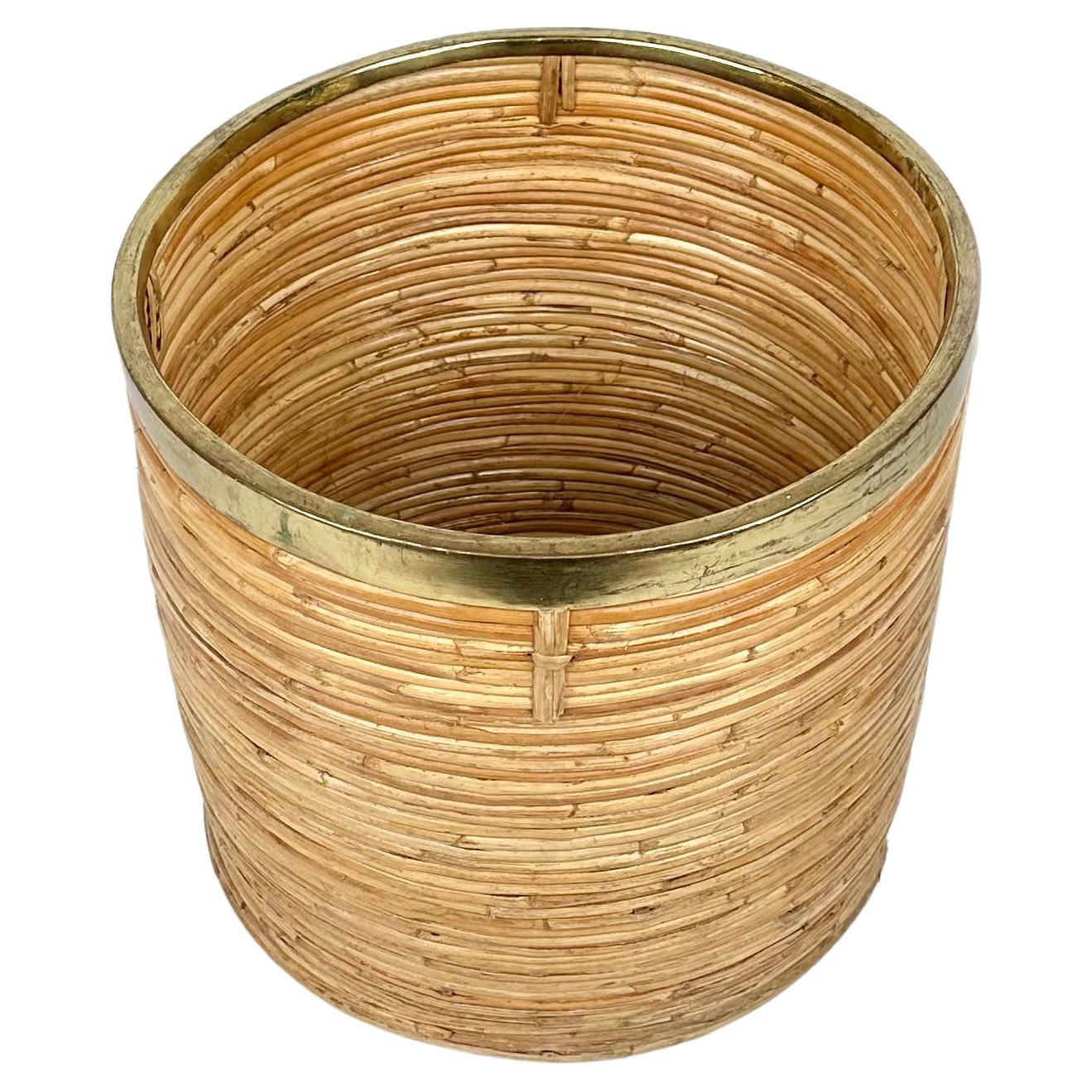 Mid-Century Modern Mid-Century Round Rattan and Brass Basket or Planter, Italy, 1970s For Sale