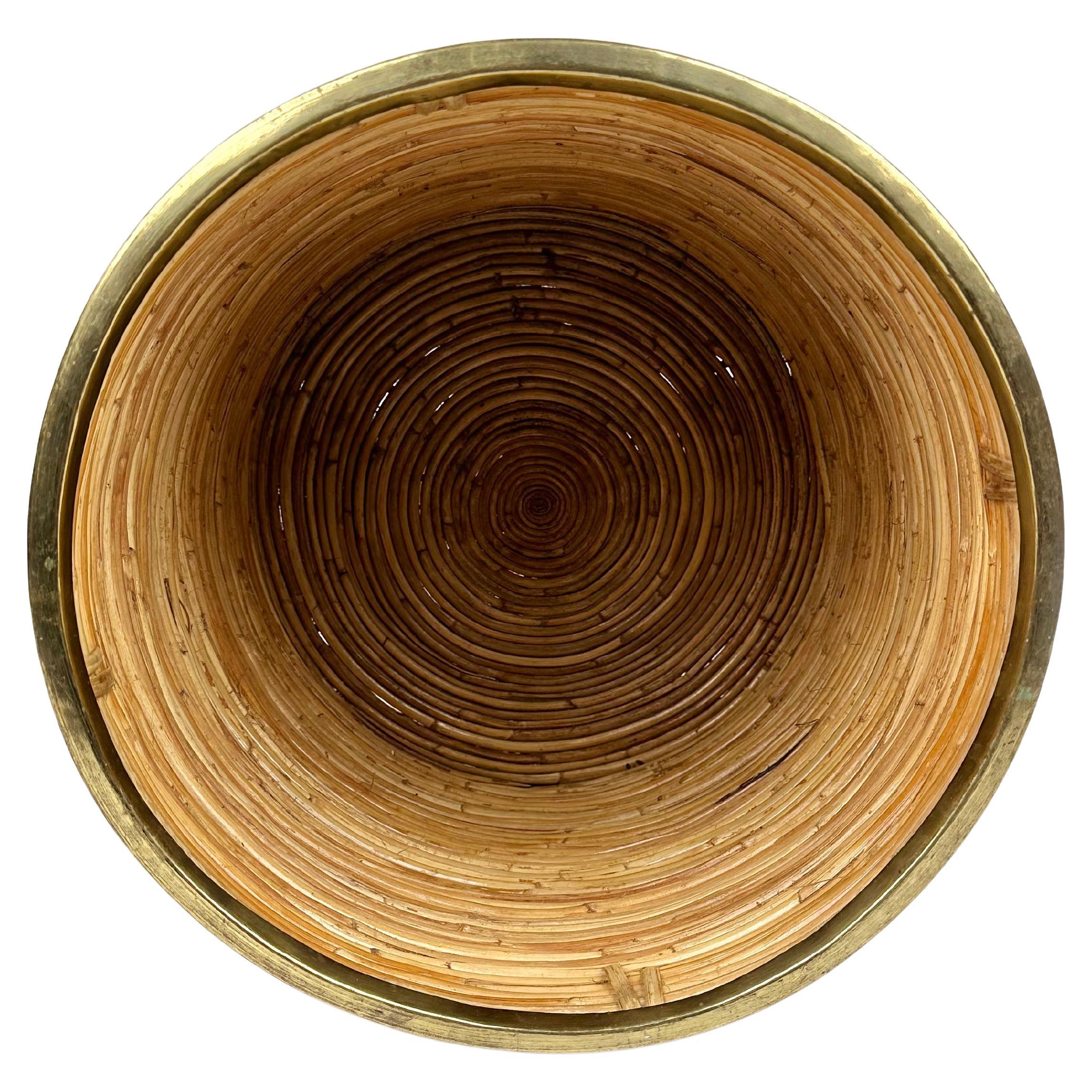 Cesta o Jardinera Redonda de Ratán y Latón de Mediados de Siglo, Italia, 1970 2